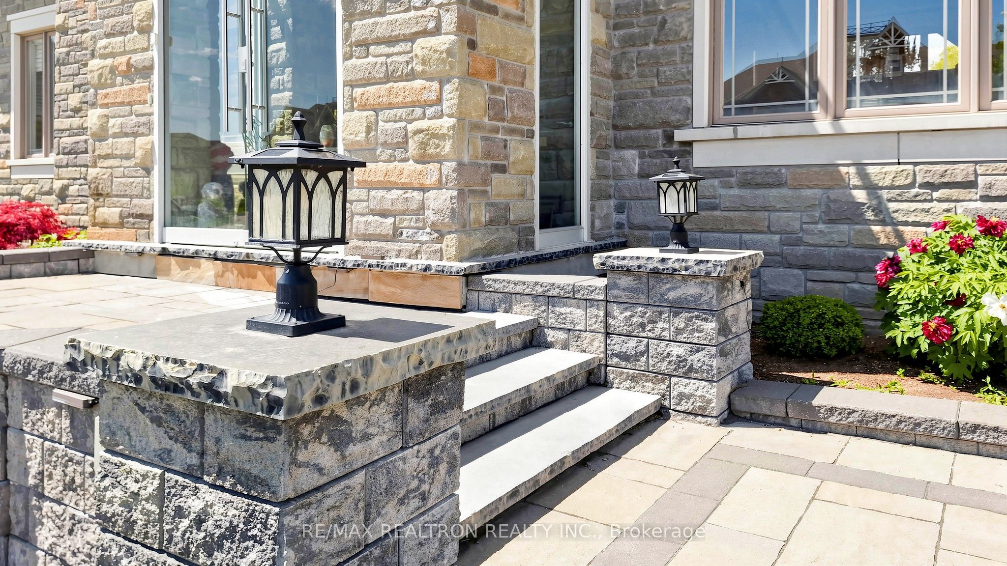 28 Sam Davis Court, Whitchurch-Stouffville, ON L4A 4R4 photo 3