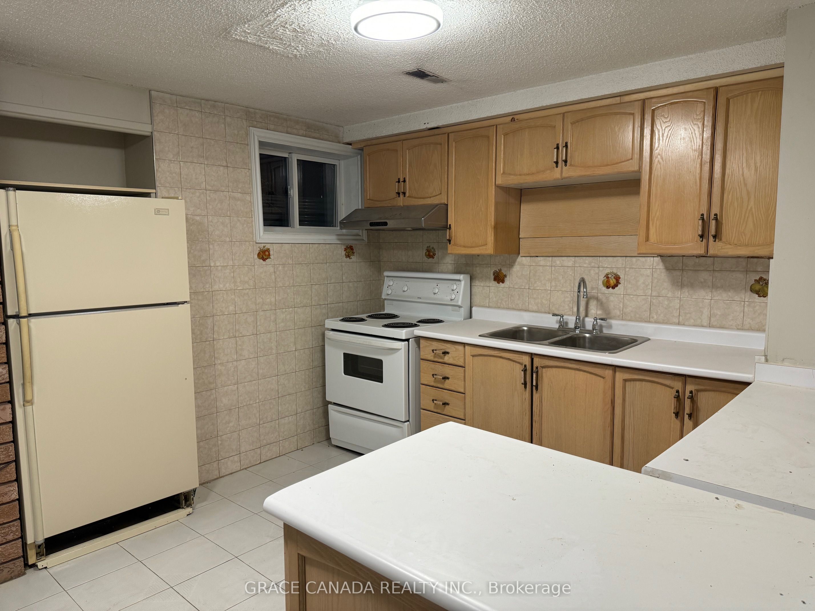 162 Jackman Crescent Lower, Vaughan, ON L4L 6P1 photo 5
