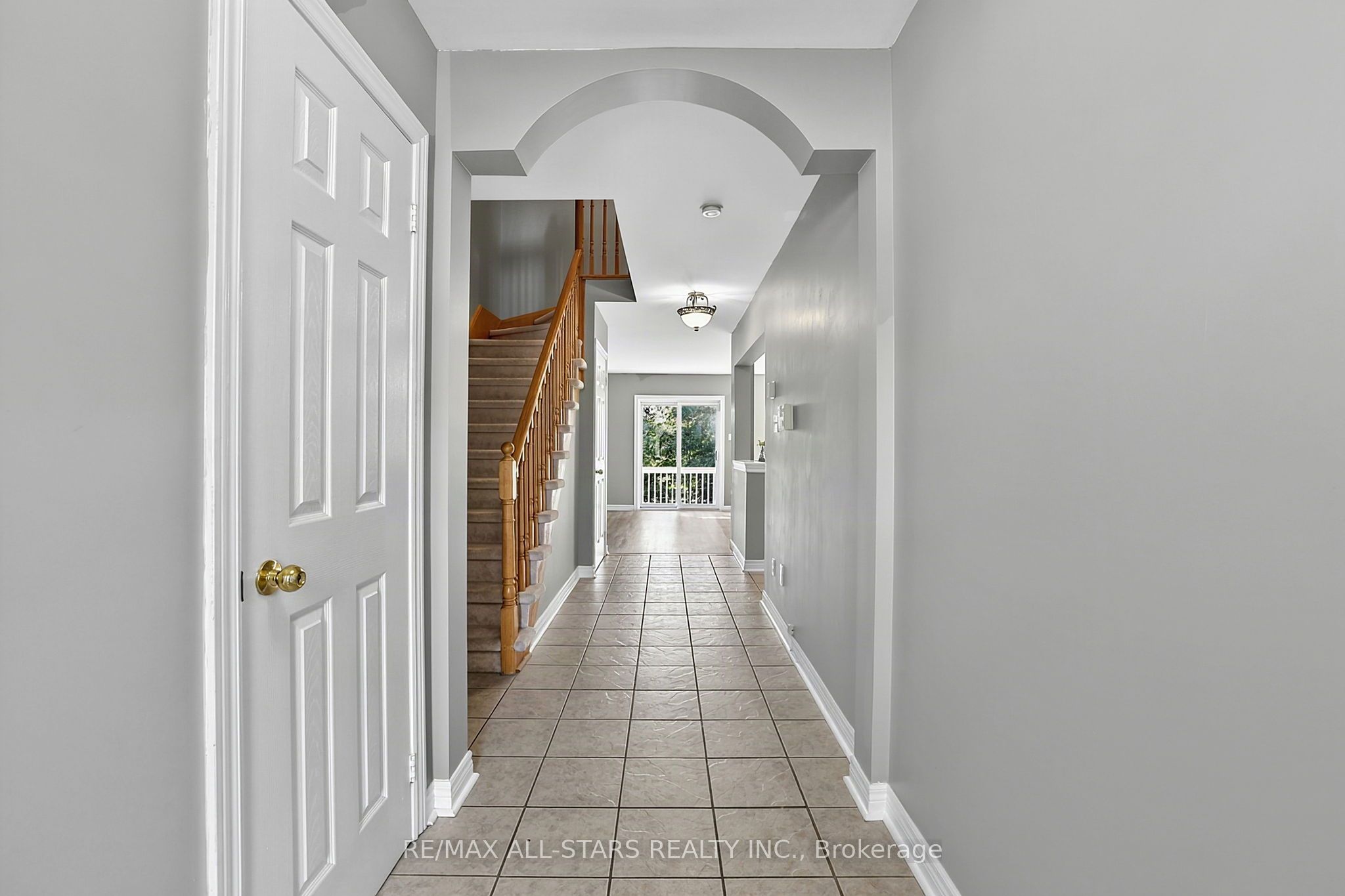 18 Lancaster Court, Georgina, ON L4P 4A1 photo 5