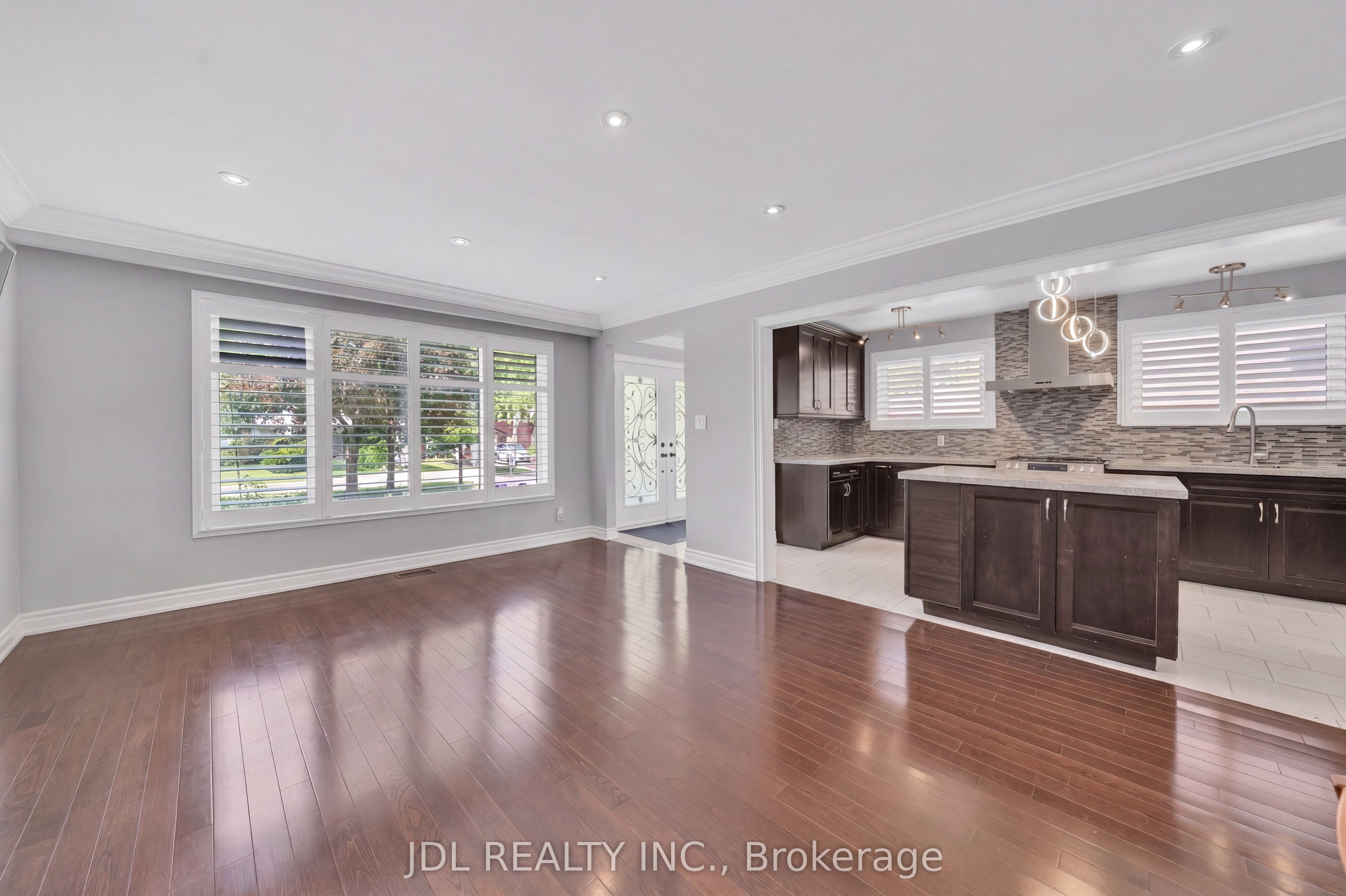 53 Southdale Drive, Markham, ON L3P 1J6 photo 3