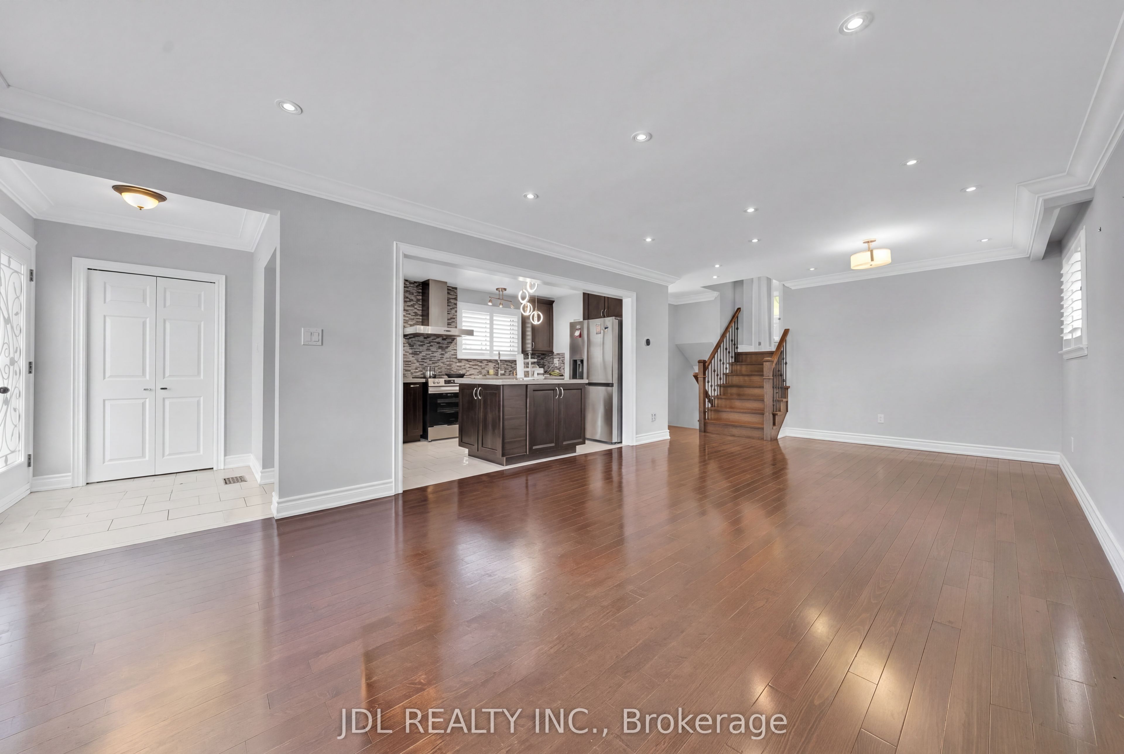 53 Southdale Drive, Markham, ON L3P 1J6 photo 4