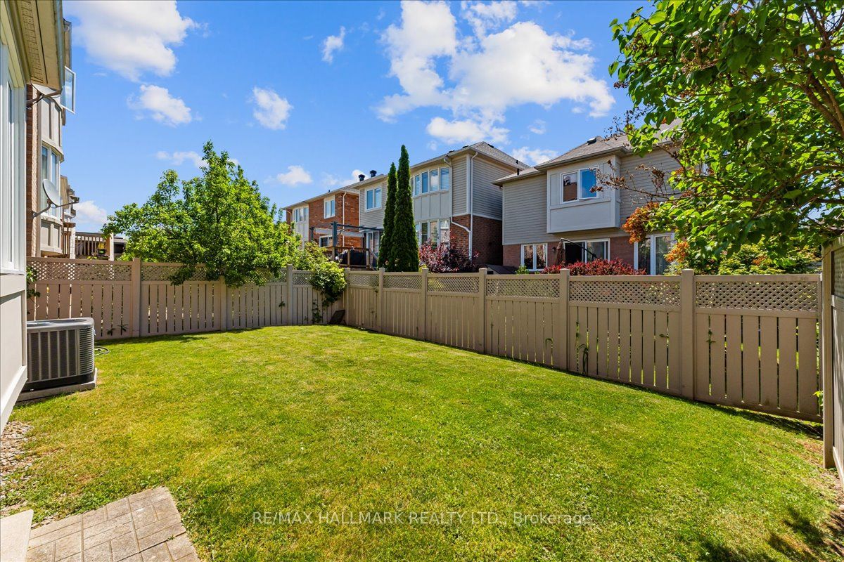 23 Clamerten Road, Whitchurch-Stouffville, ON L4A 0E8 photo 3