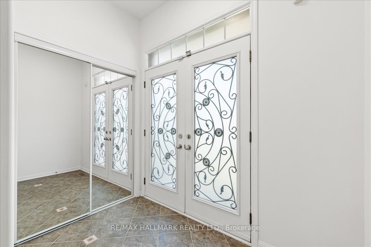 23 Clamerten Road, Whitchurch-Stouffville, ON L4A 0E8 photo 5