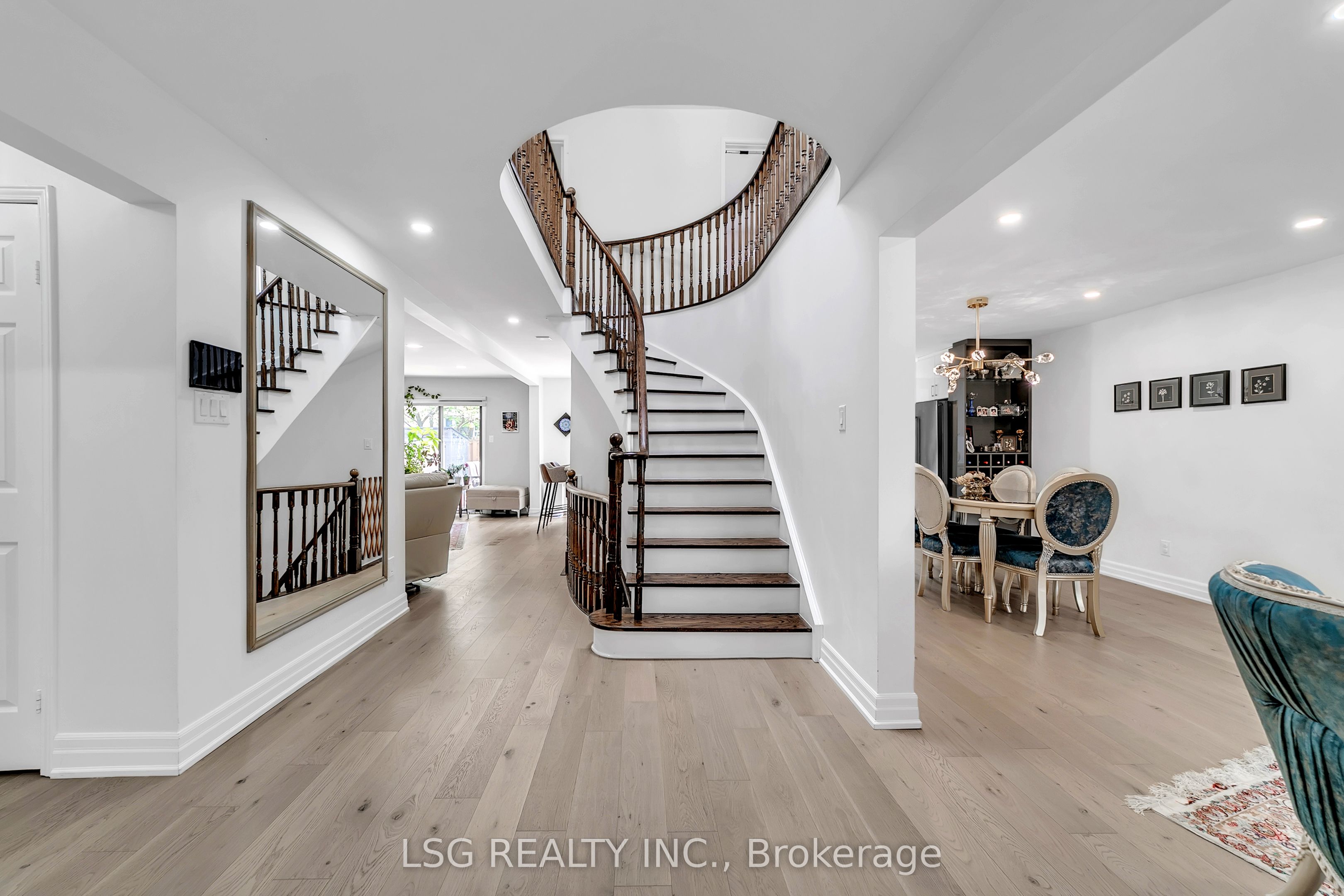 629 York Hill Boulevard, Vaughan, ON L4J 5L9 photo 3