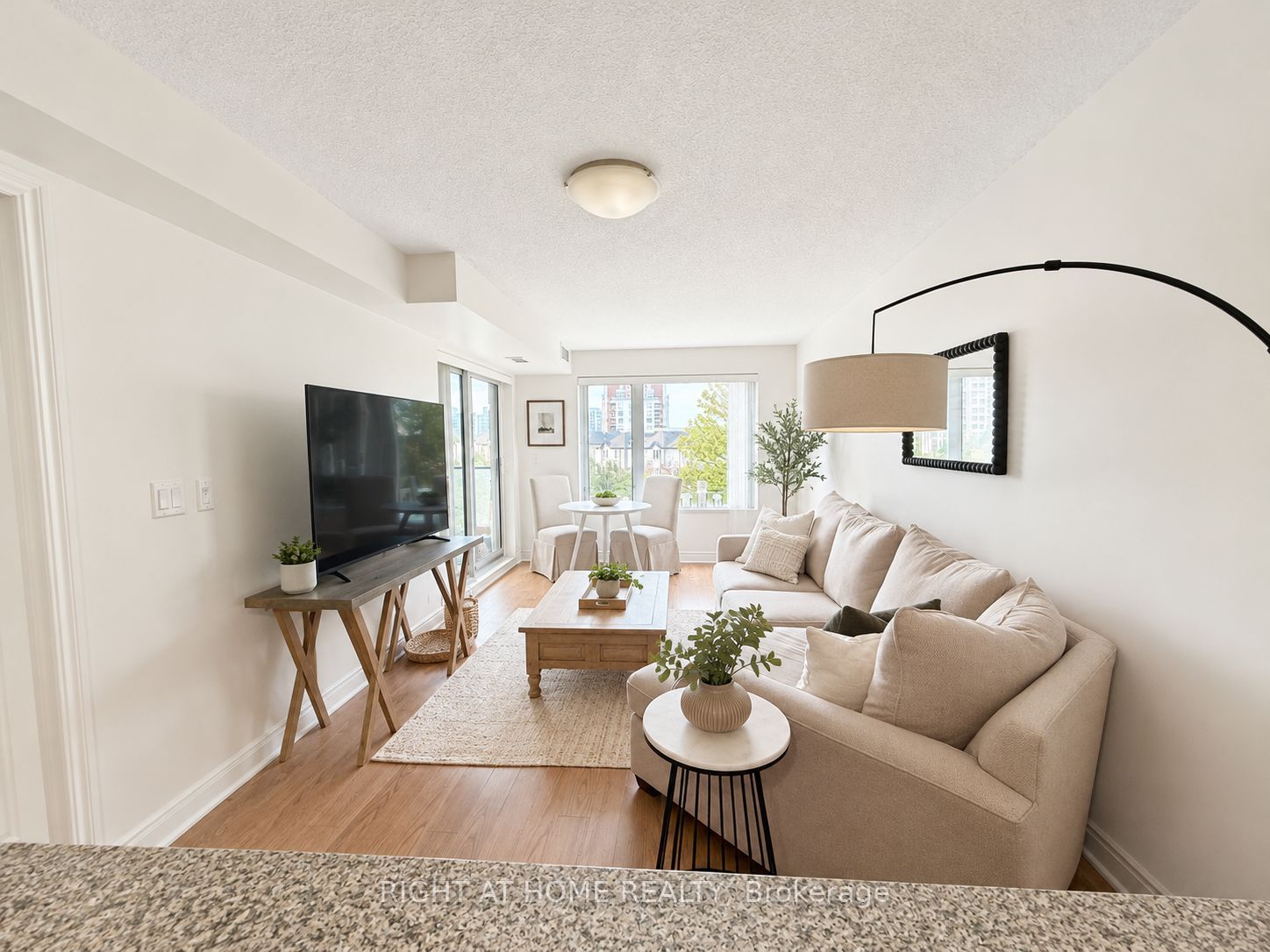 273 South Park Road 518, Markham, ON L3T 0B5 photo 2