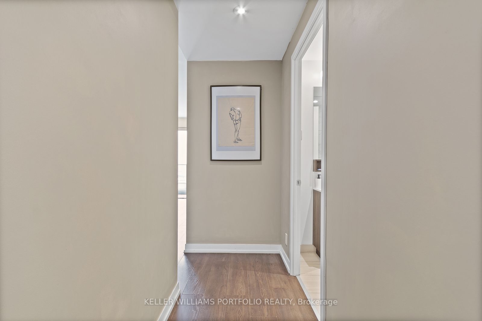 898 Portage Parkway 4207, Vaughan, ON L4K 0J6 photo 5