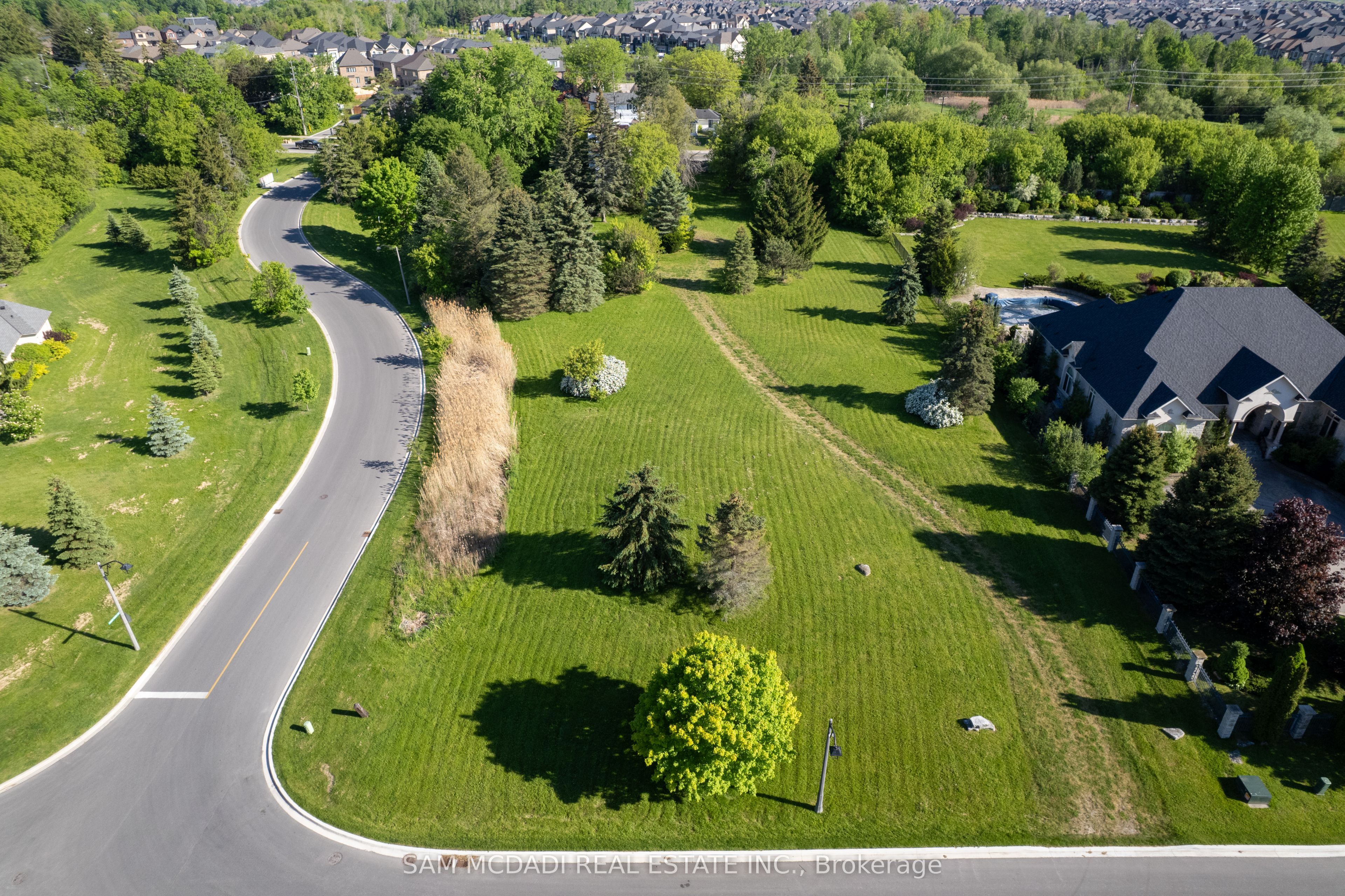 10 Richard Lovat Court, Vaughan, ON L0J 1C0 photo 5