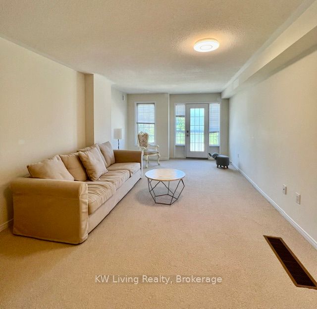 5247 Major Mackenzie Drive, Markham, ON L6C 0N3 photo 2