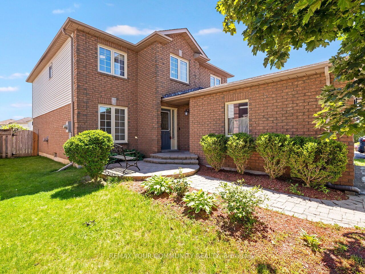 37 Heron Hollow Avenue, Richmond Hill, ON L4E 0V7 photo 2