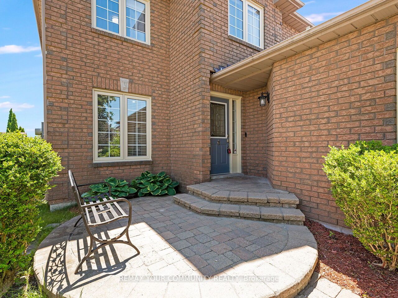 37 Heron Hollow Avenue, Richmond Hill, ON L4E 0V7 photo 3