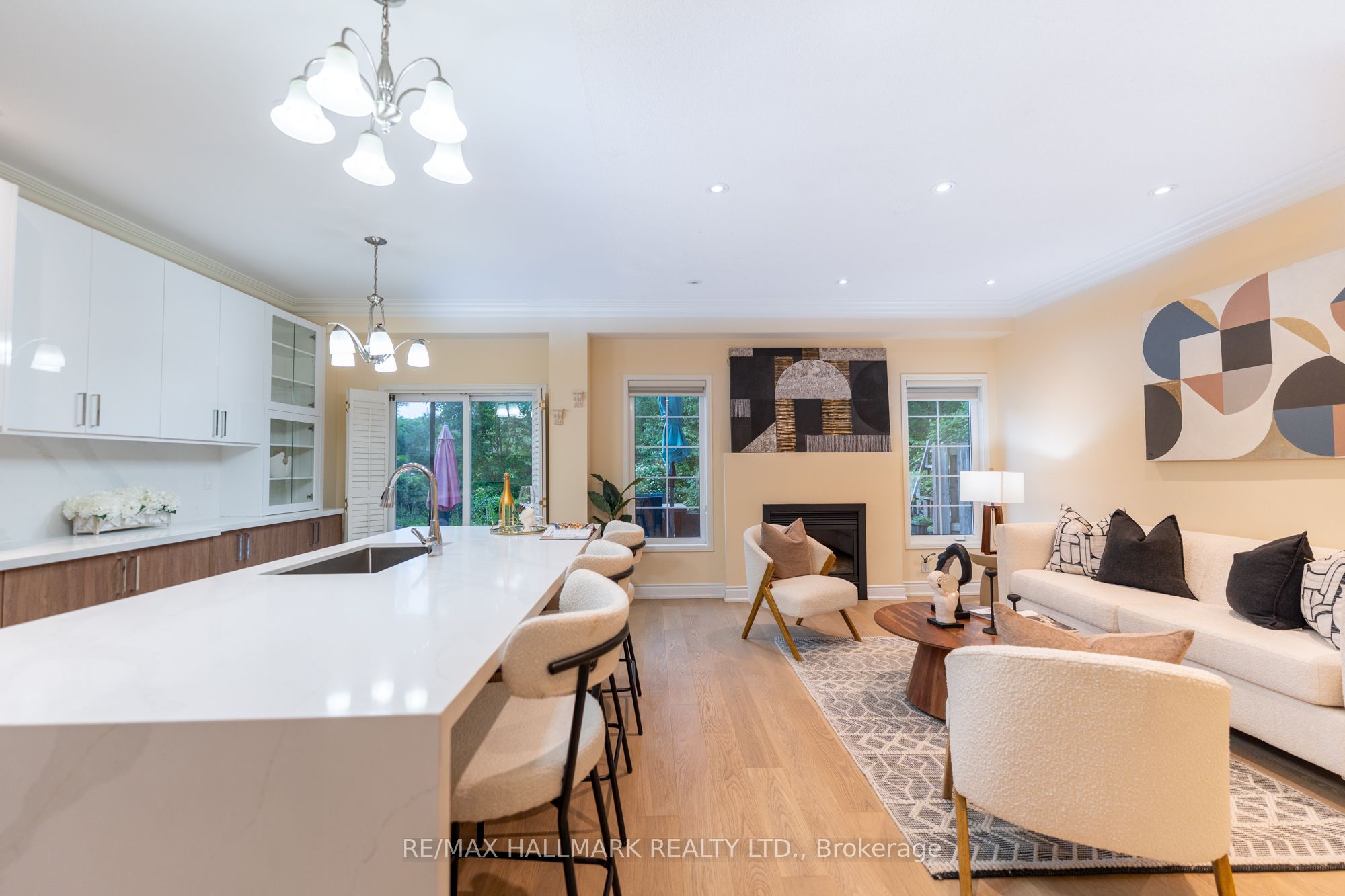 60 Dovetail Drive, Richmond Hill, ON L4E 5A9 photo 3