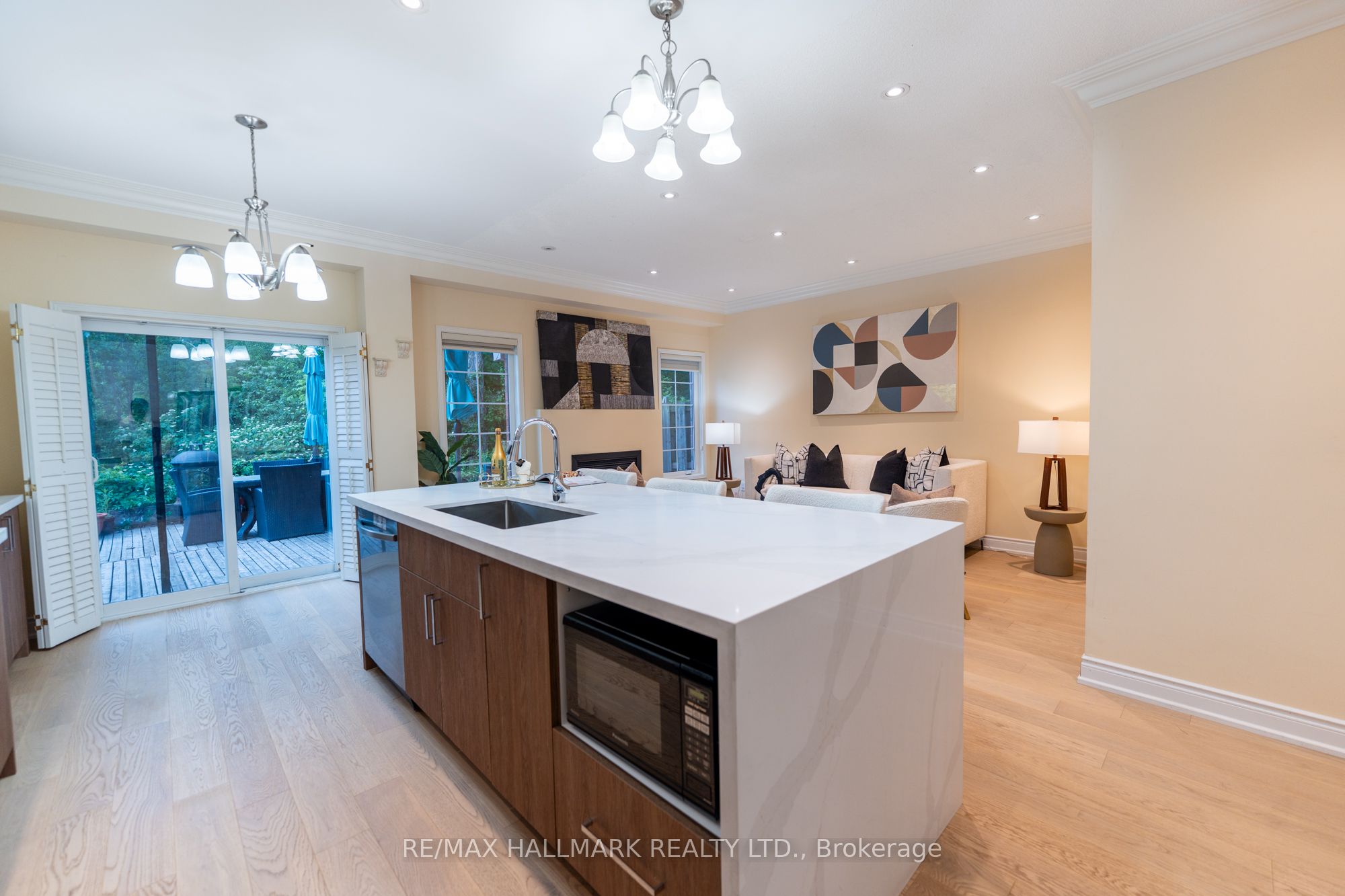 60 Dovetail Drive, Richmond Hill, ON L4E 5A9 photo 4