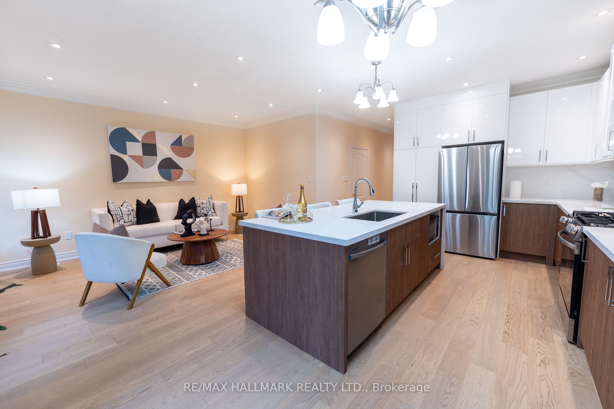 60 Dovetail Drive, Richmond Hill, ON L4E 5A9 photo 5