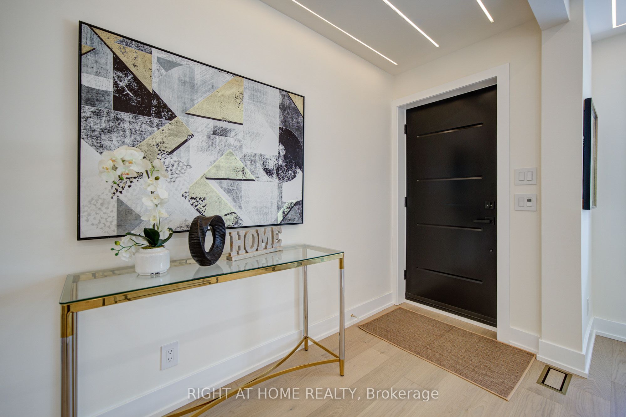 9 Cartier Crescent, Richmond Hill, ON L4C 2M9 photo 4