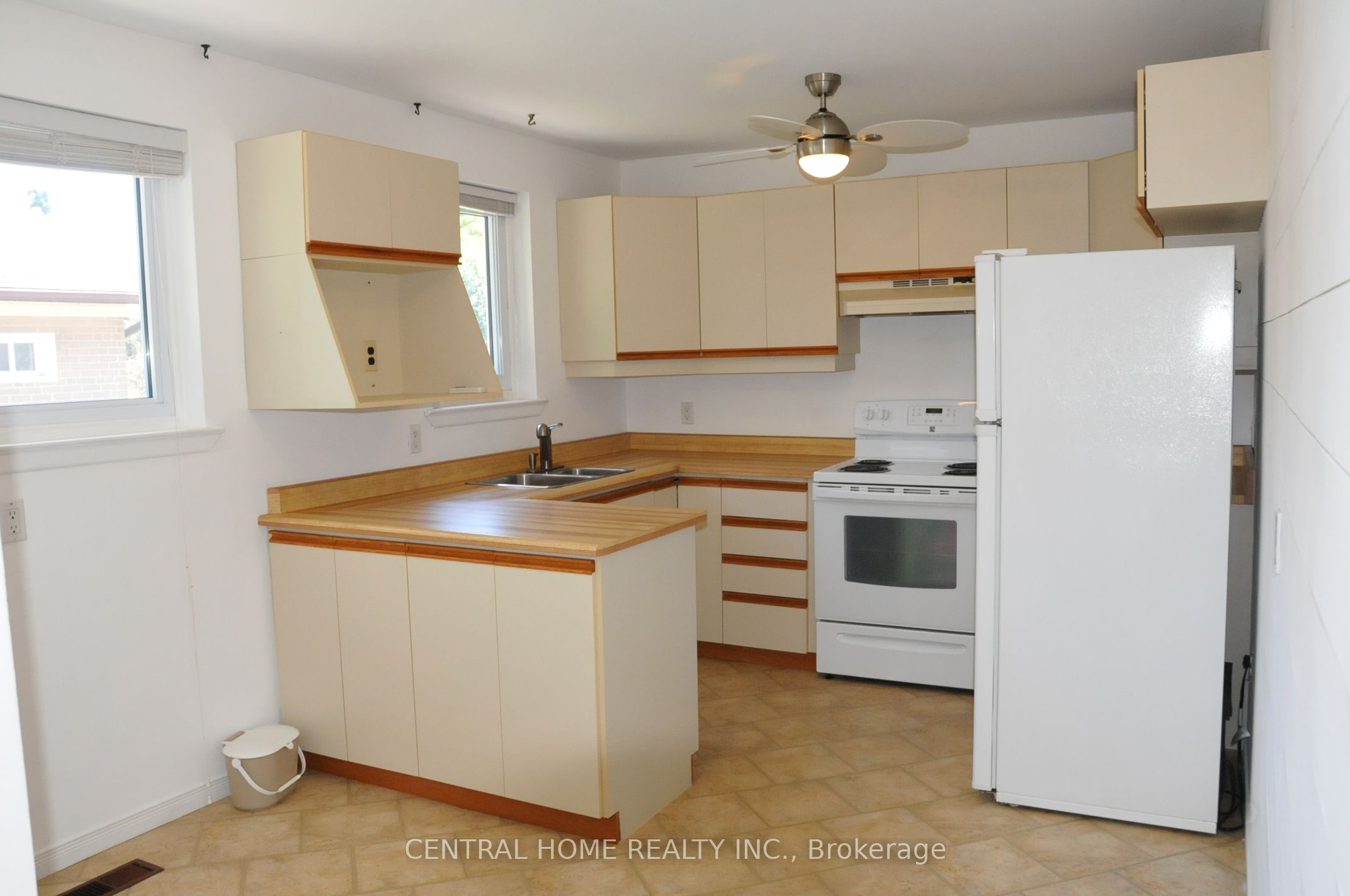 66 Collins Crescent, Aurora, ON L4G 2W2 photo 4