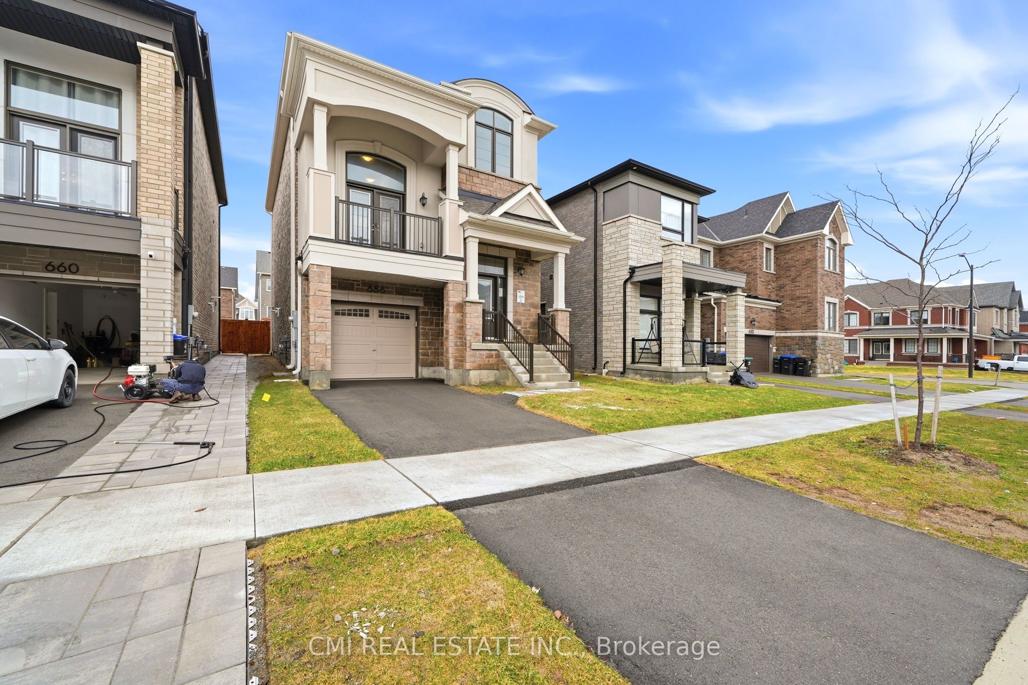 656 Newlove Street, Innisfil, ON L9S 0R8 photo 3