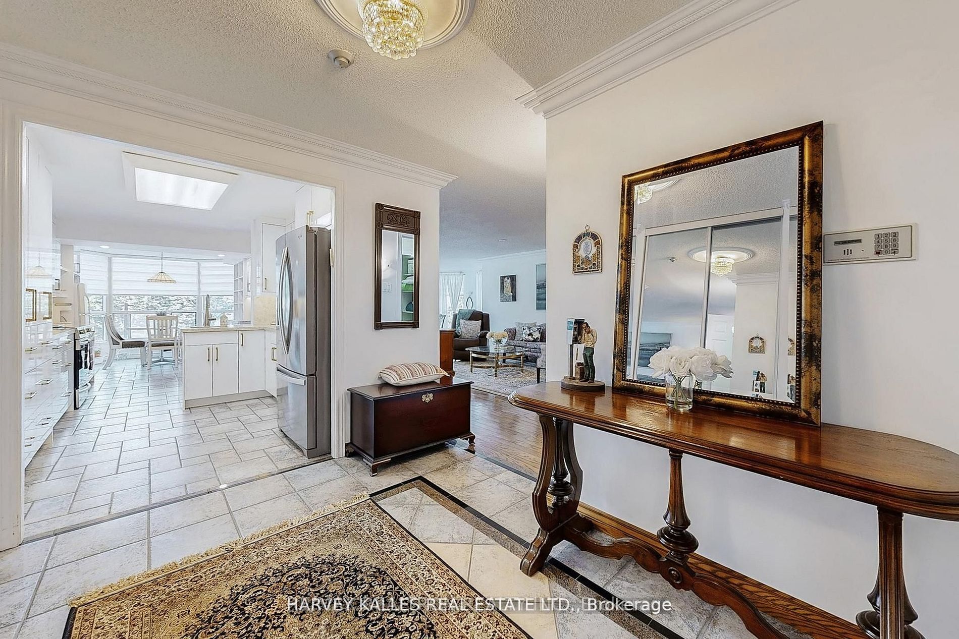 7300 Yonge Street 311, Vaughan, ON L4J 7Y5 photo 3