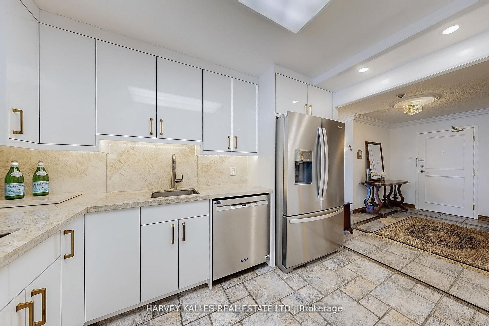 7300 Yonge Street 311, Vaughan, ON L4J 7Y5 photo 5