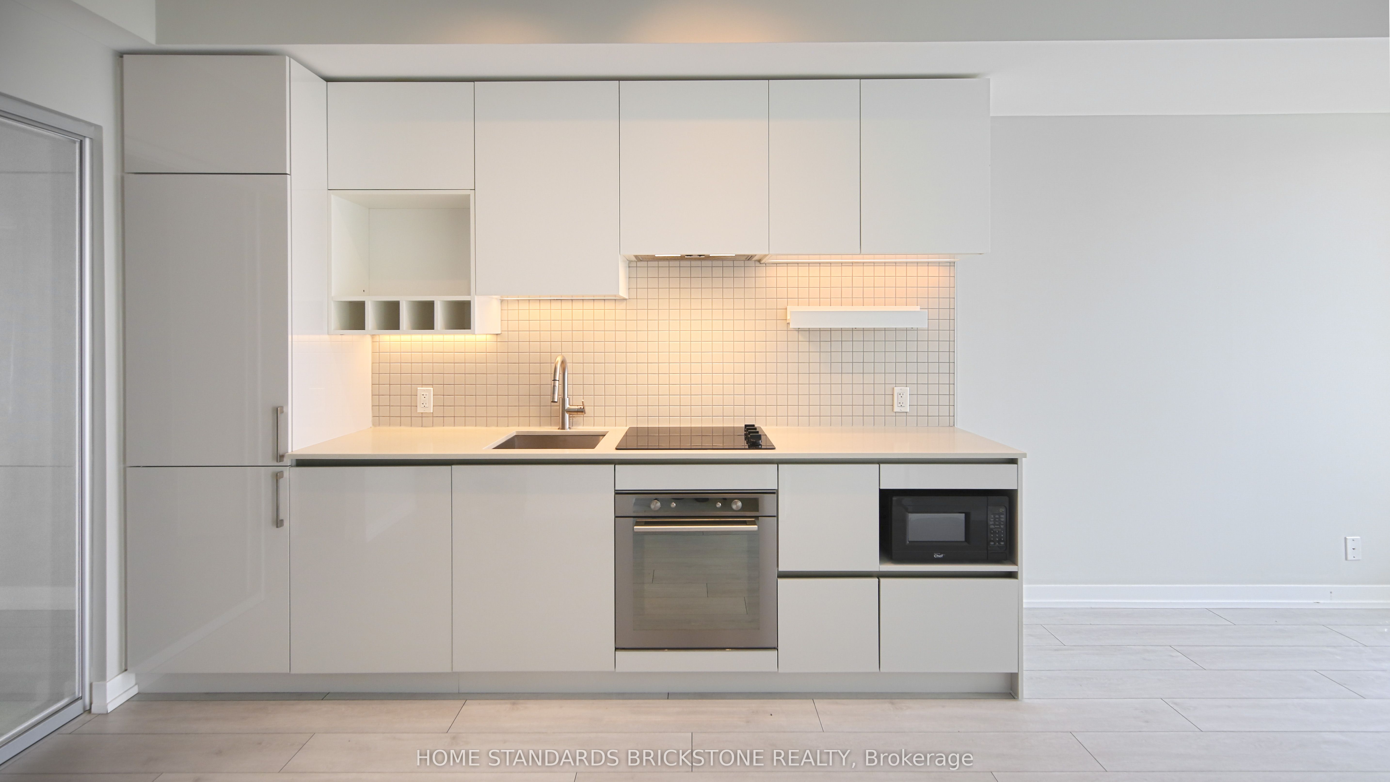 898 Portage Parkway 6008, Vaughan, ON L4K 0J6 photo 2