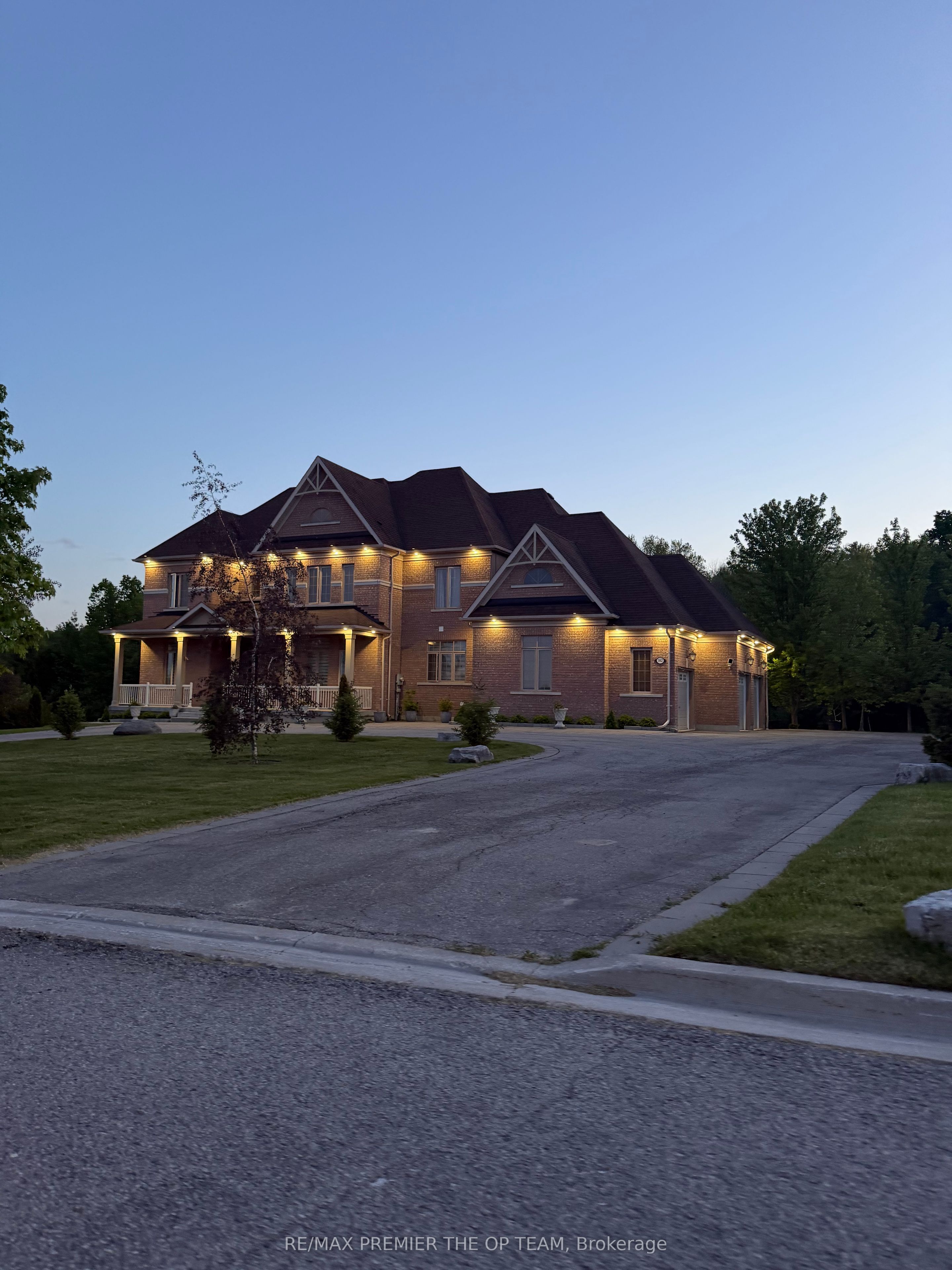 102 Pine Hill Road, Bradford West Gwillimbury, ON L3Z 0H1 photo 3