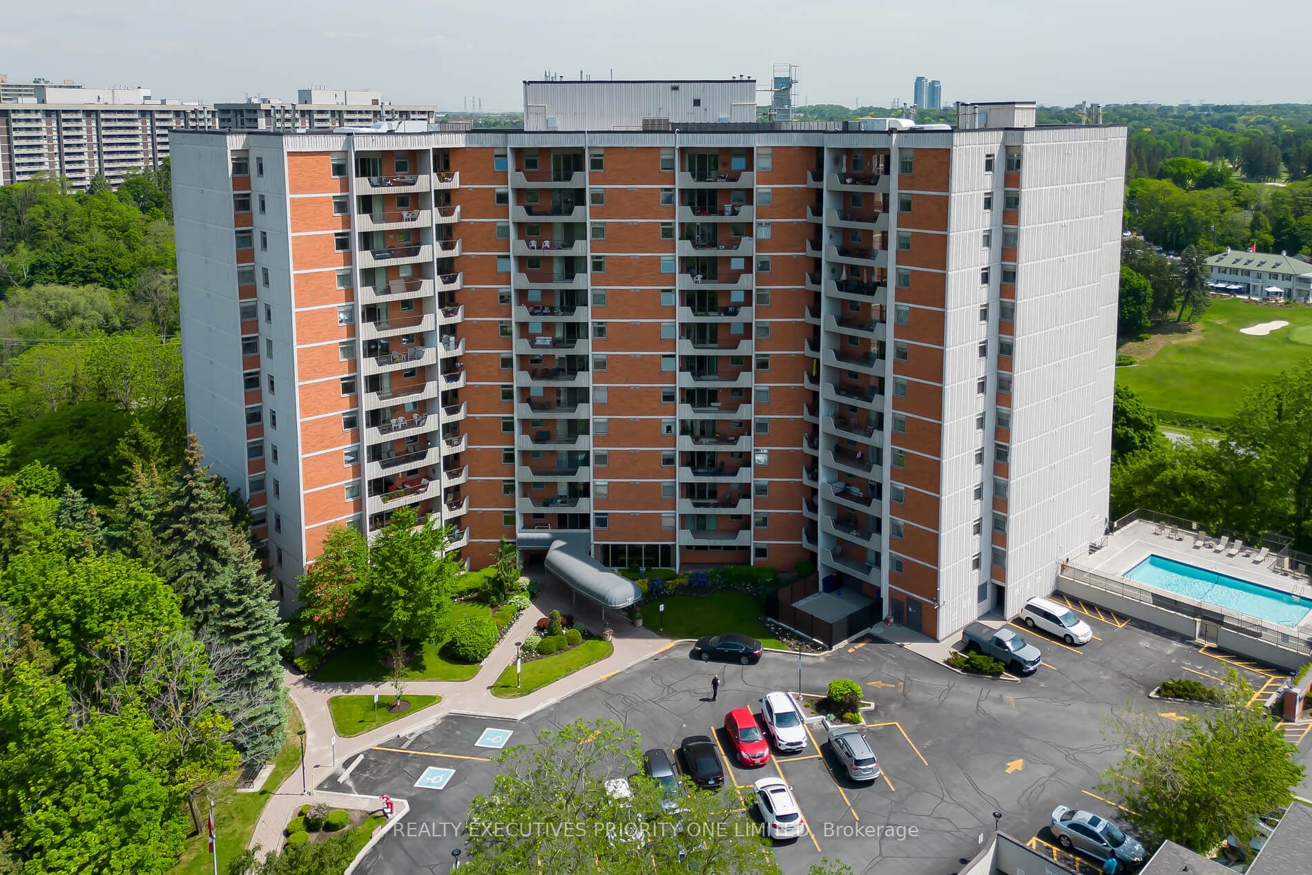 7811 Yonge Street 308, Markham, ON L3T 4S3 photo 2