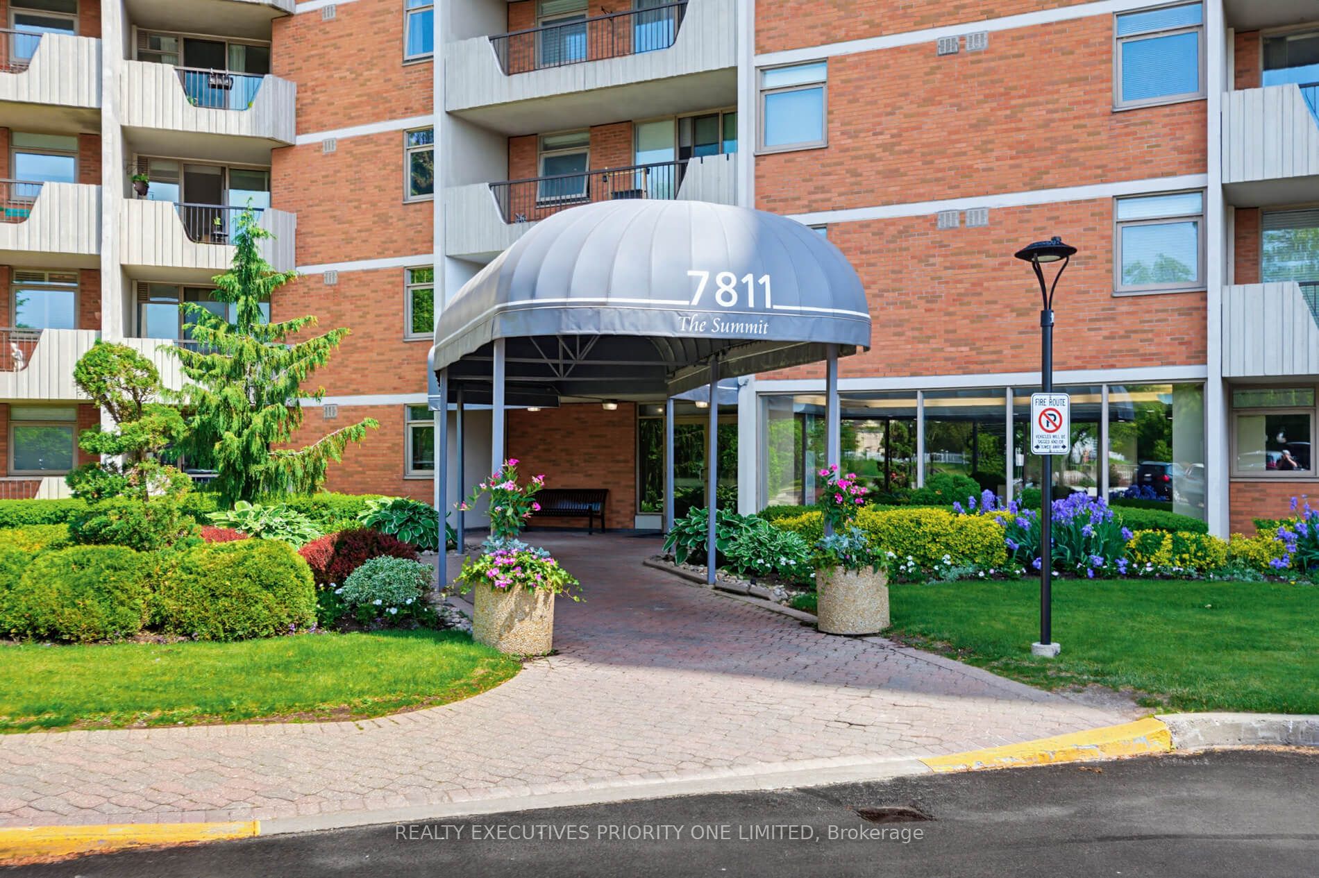 7811 Yonge Street 308, Markham, ON L3T 4S3 photo 3