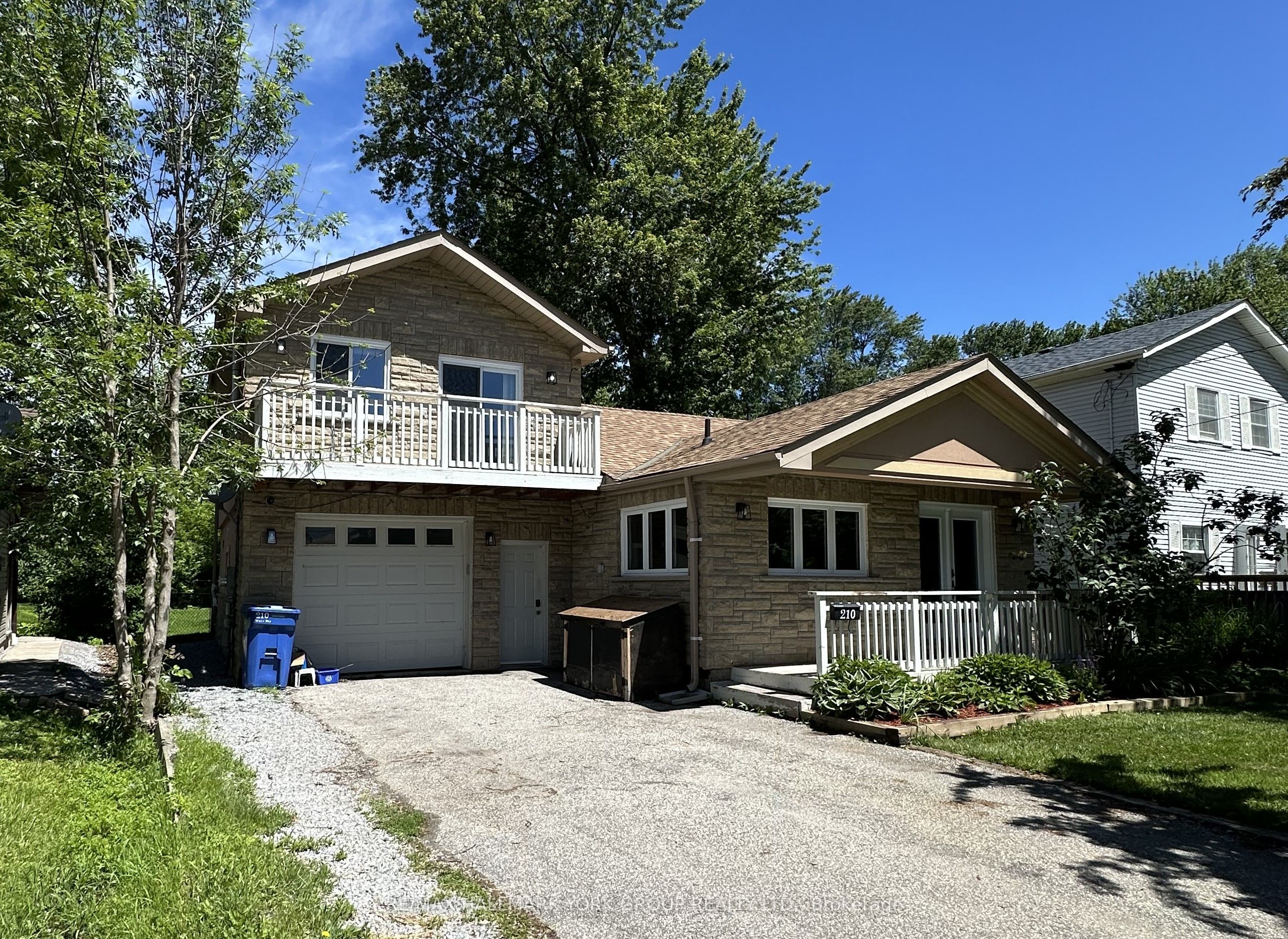 210 Ways Bay Drive #Upper, Georgina, ON L4P 2M7