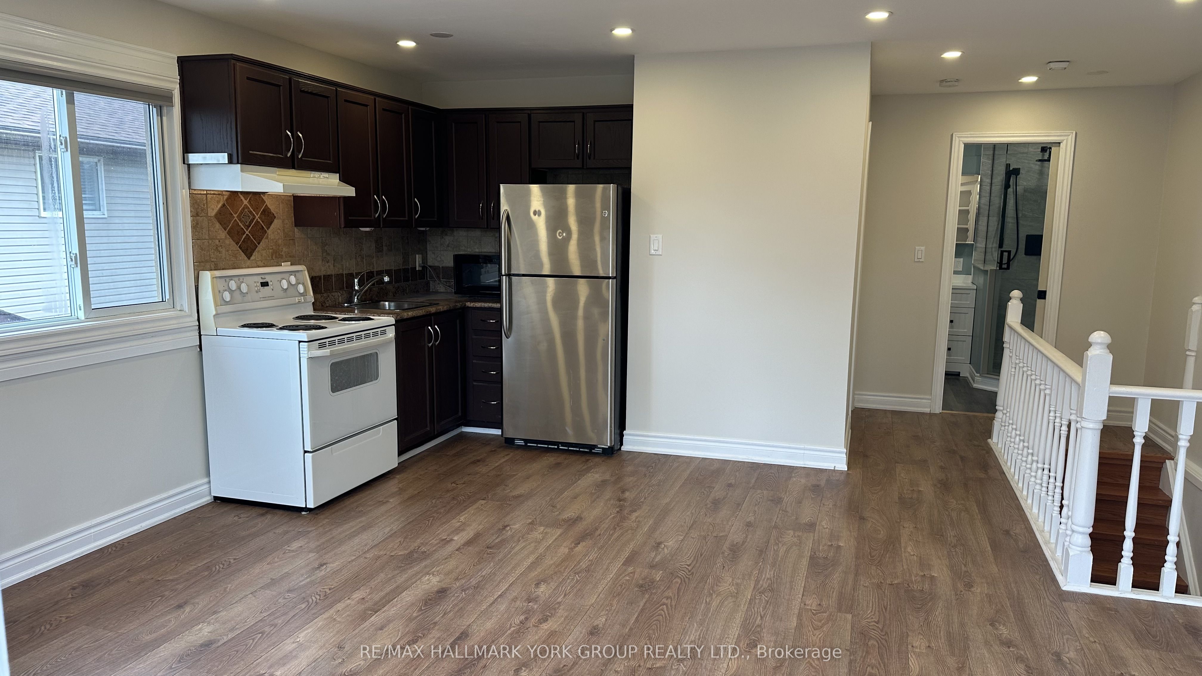 210 Ways Bay Drive #Upper, Georgina, ON L4P 2M7 photo 5