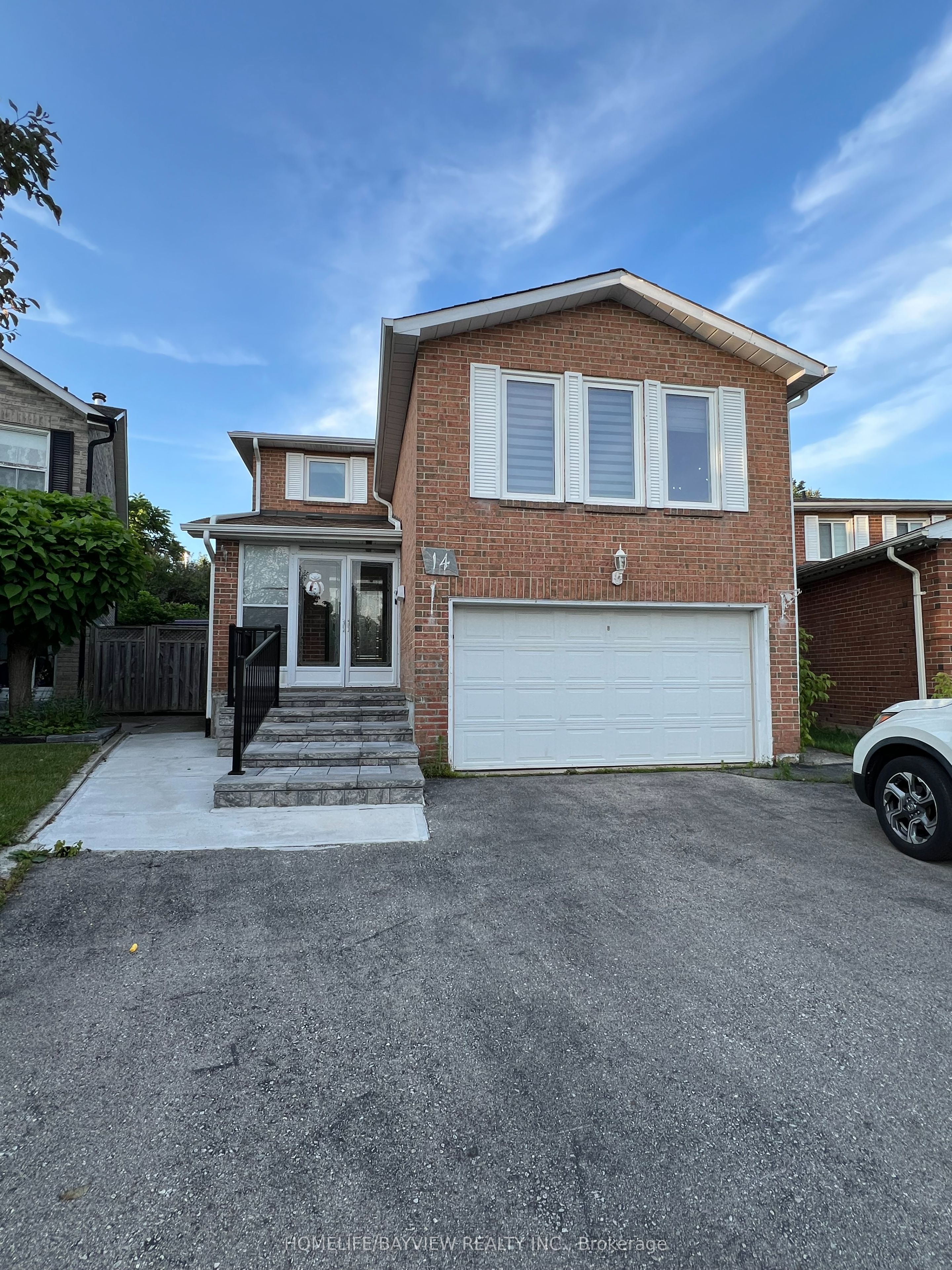 14 Gray Crescent Bmnt, Richmond Hill, ON L4C 5V5