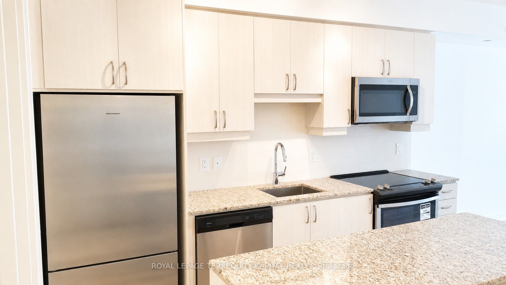 9201 Yonge Street Nw-407, Richmond Hill, ON L4C 1H9 photo 2