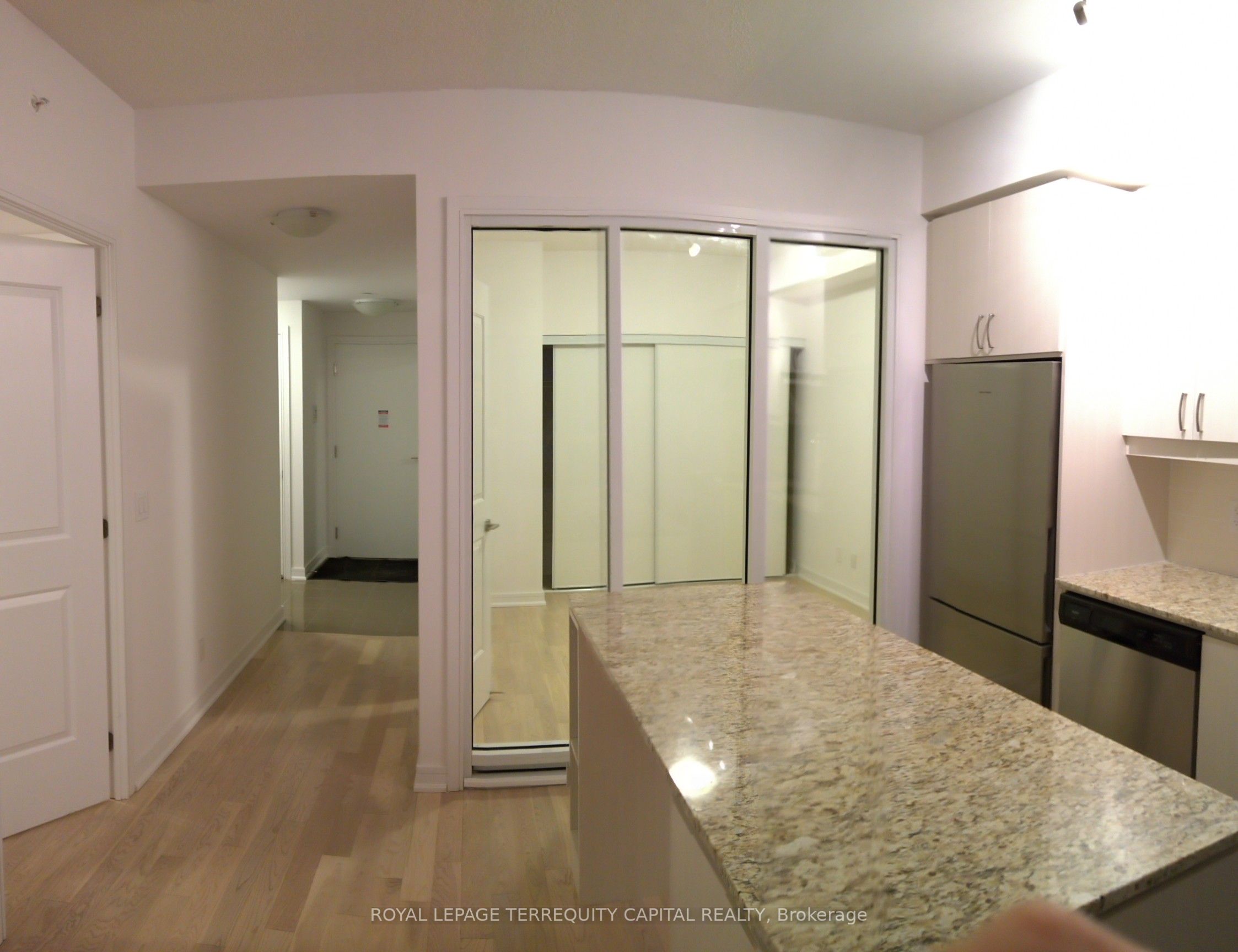 9201 Yonge Street Nw-407, Richmond Hill, ON L4C 1H9 photo 4