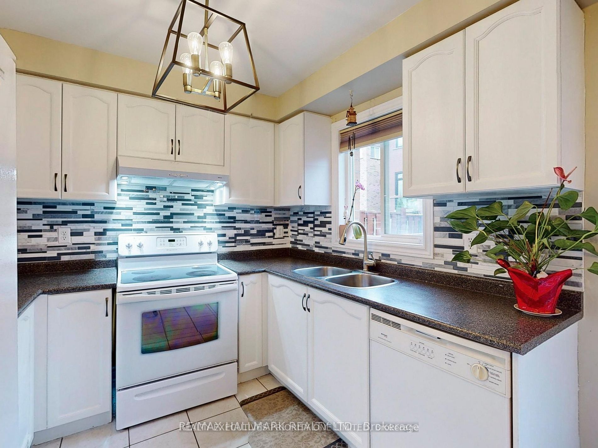 19 Rusty Trail, Vaughan, ON L4H 2E7 photo 5