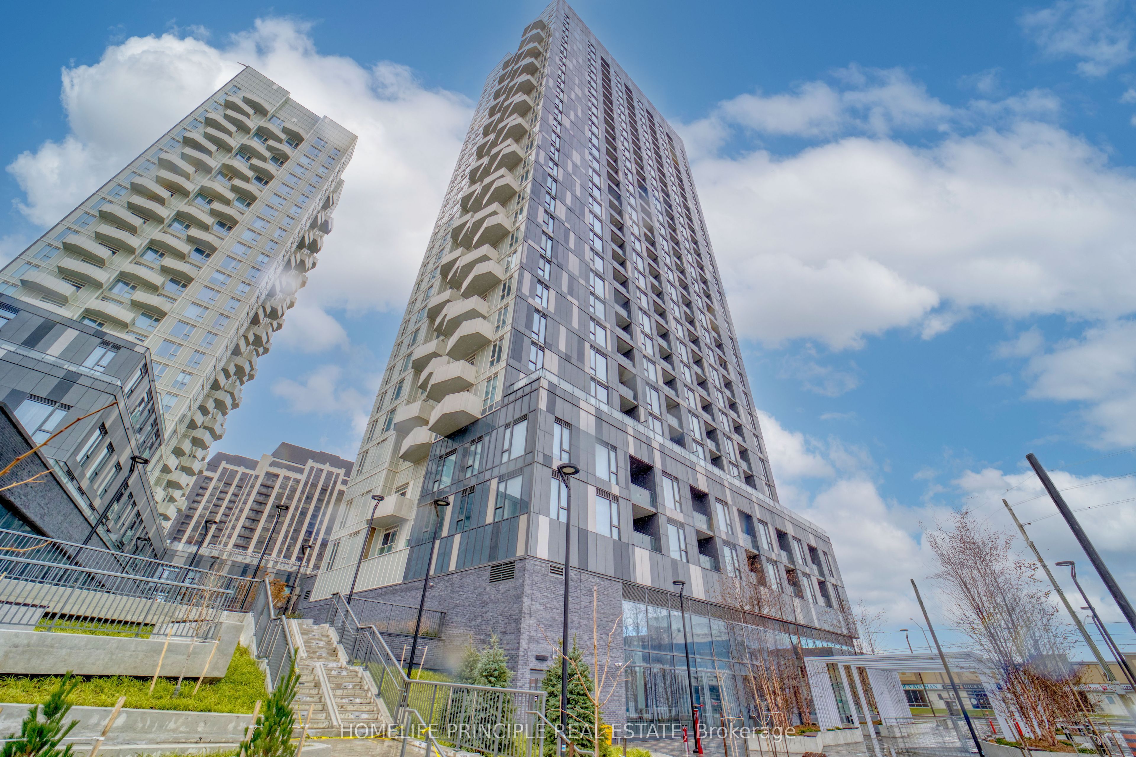 498 Caldari Road 1327, Vaughan, ON L4K 4L1 photo 3