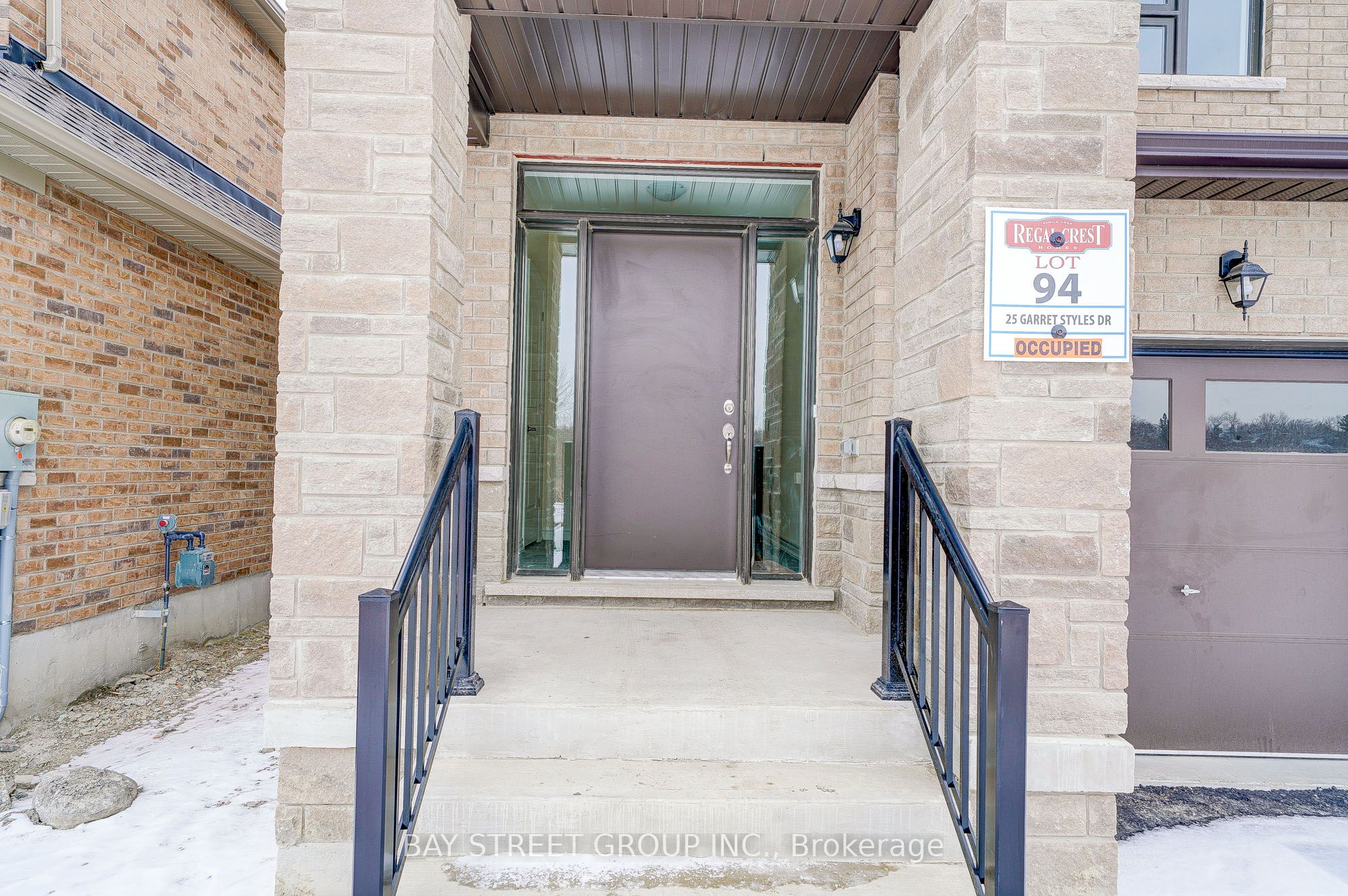 25 Garrett Styles Drive, Georgina, ON L4P 0J1 photo 2