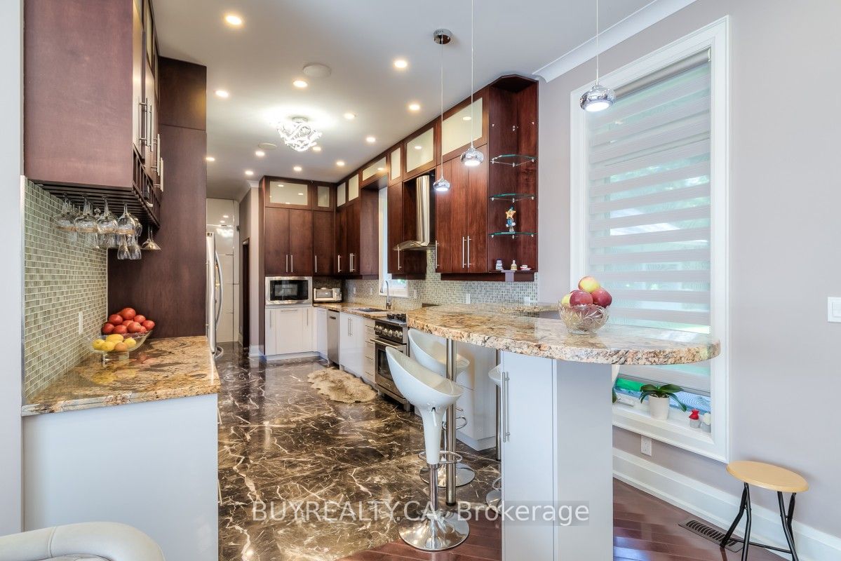 2530 King Road, King, ON L7B 1J7 photo 3