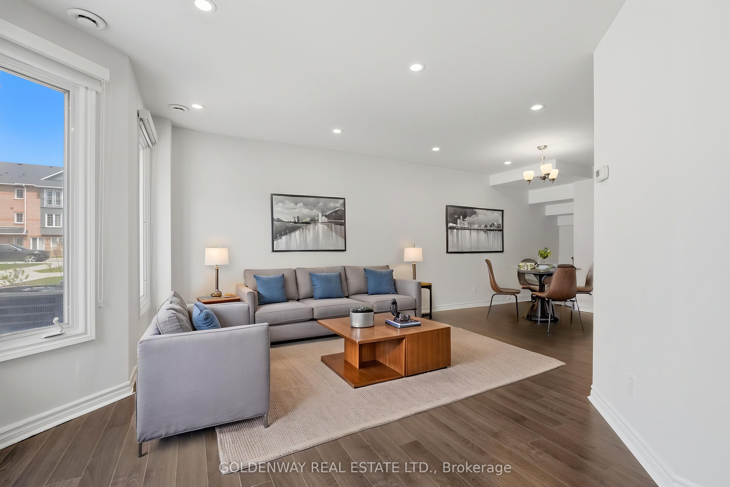 151 Townsgate Drive 63, Vaughan, ON L4J 8J7 photo 2