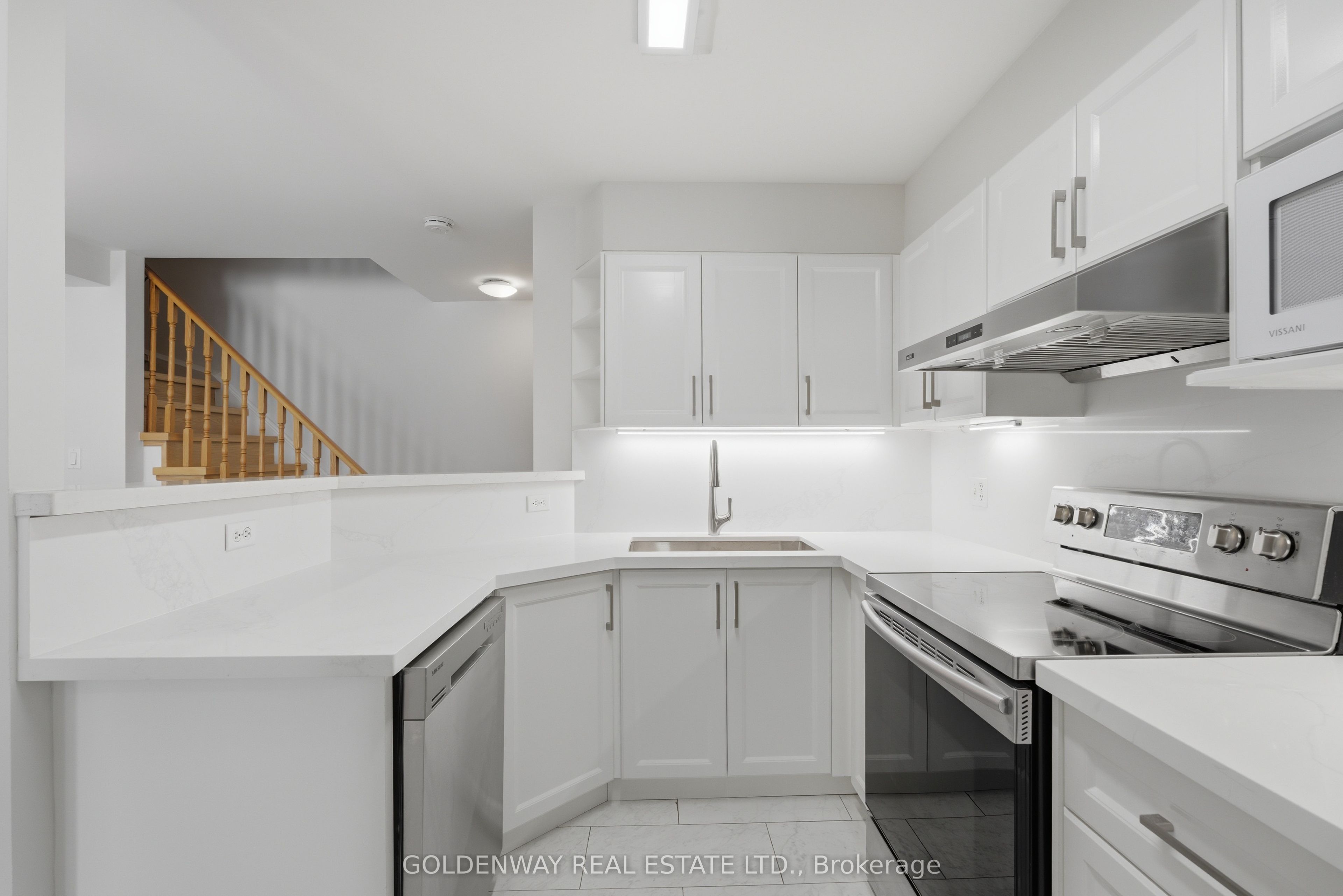 151 Townsgate Drive 63, Vaughan, ON L4J 8J7 photo 3