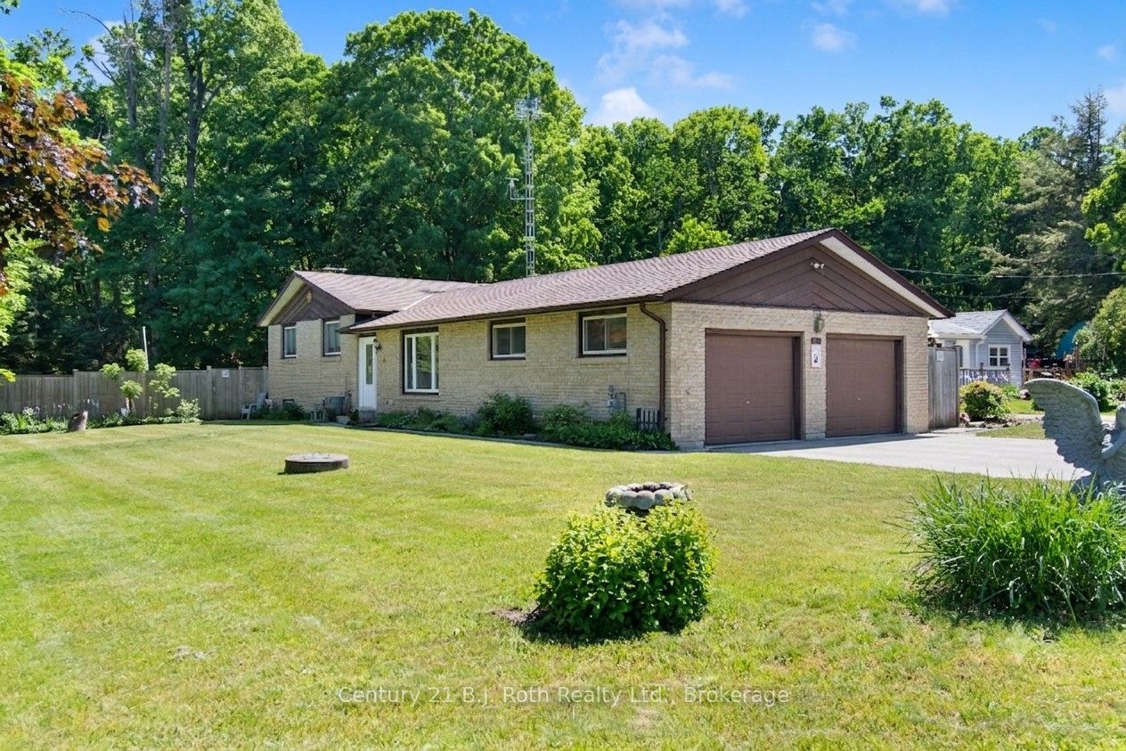 807 Cook Street, Innisfil, ON L9S 2J1