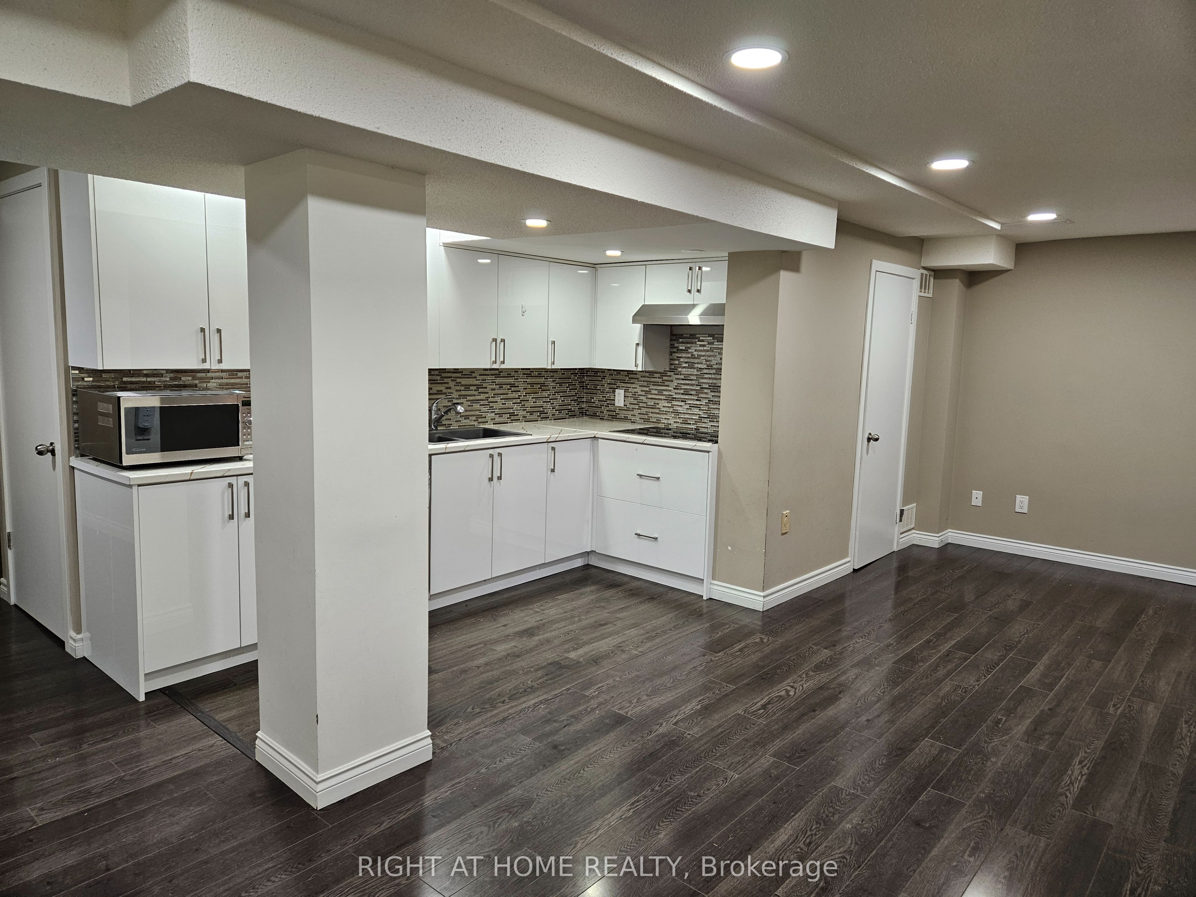56 Mccallum Drive Basement, Richmond Hill, ON L4C 7S8 photo 4