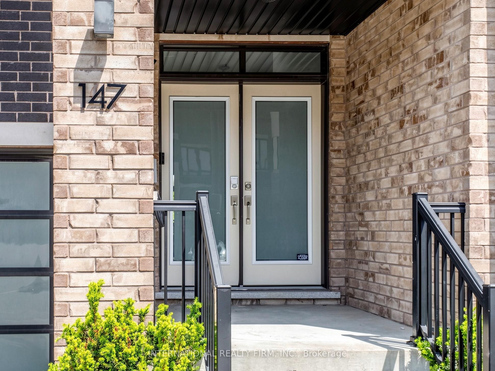 147 Dariole Drive, Richmond Hill, ON L4E 0Y9 photo 2