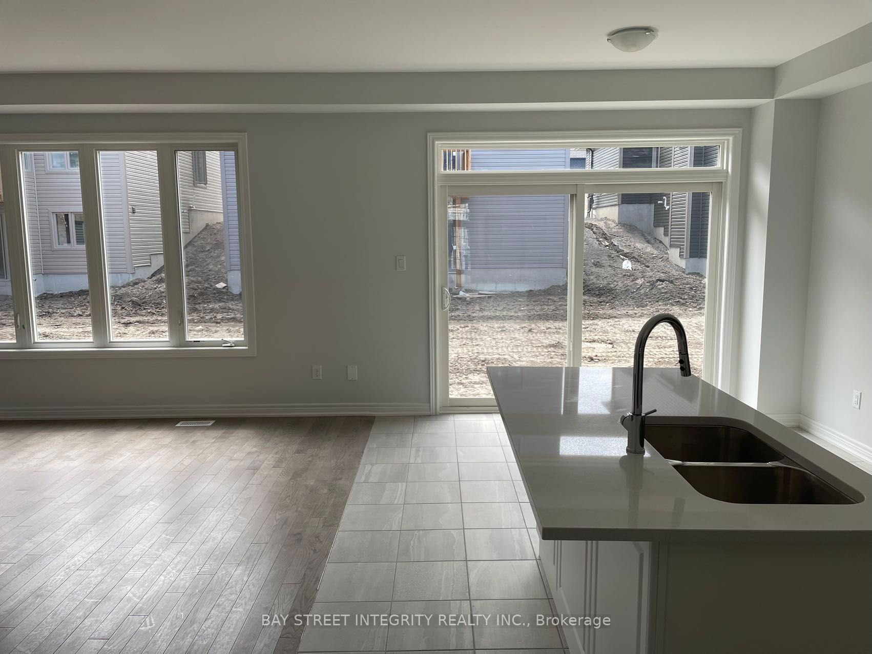 21 Father Muckle Avenue, Georgina, ON L4P 0C2 photo 3