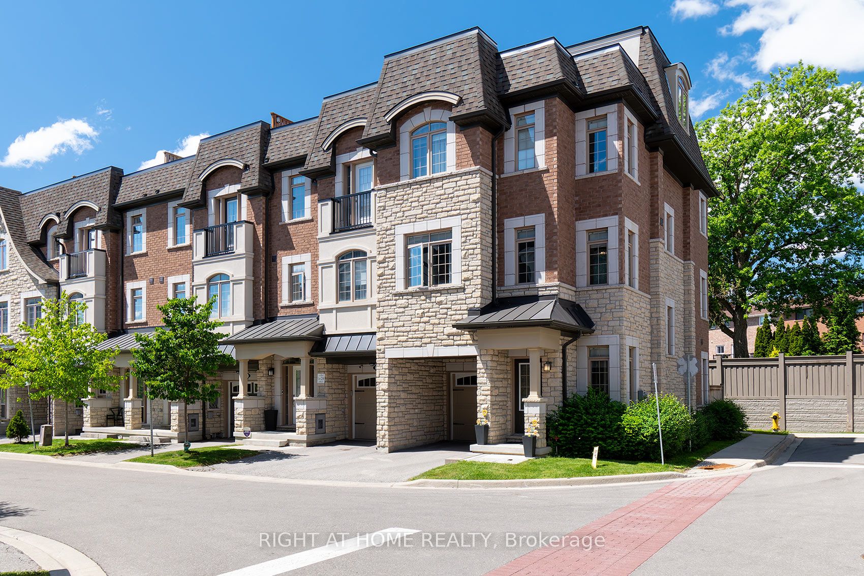 2 Queen Mary Court, Vaughan, ON L4L 0H9 photo 4
