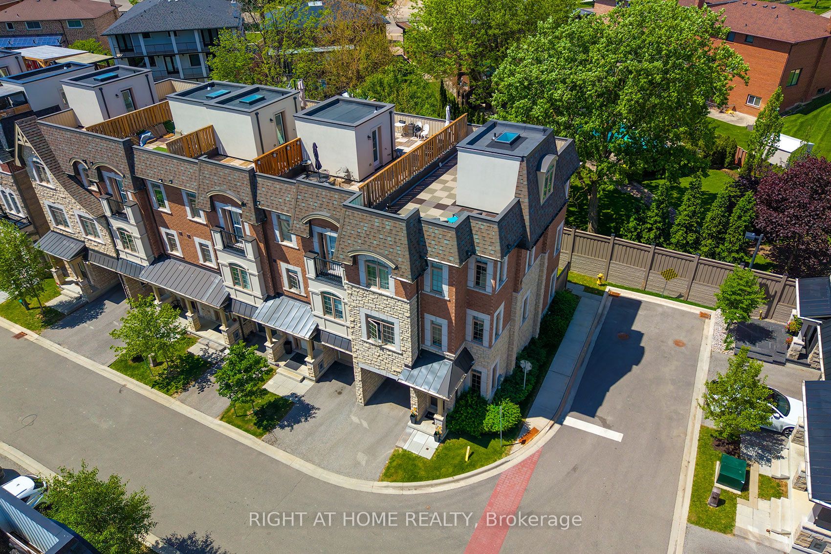2 Queen Mary Court, Vaughan, ON L4L 0H9 photo 5