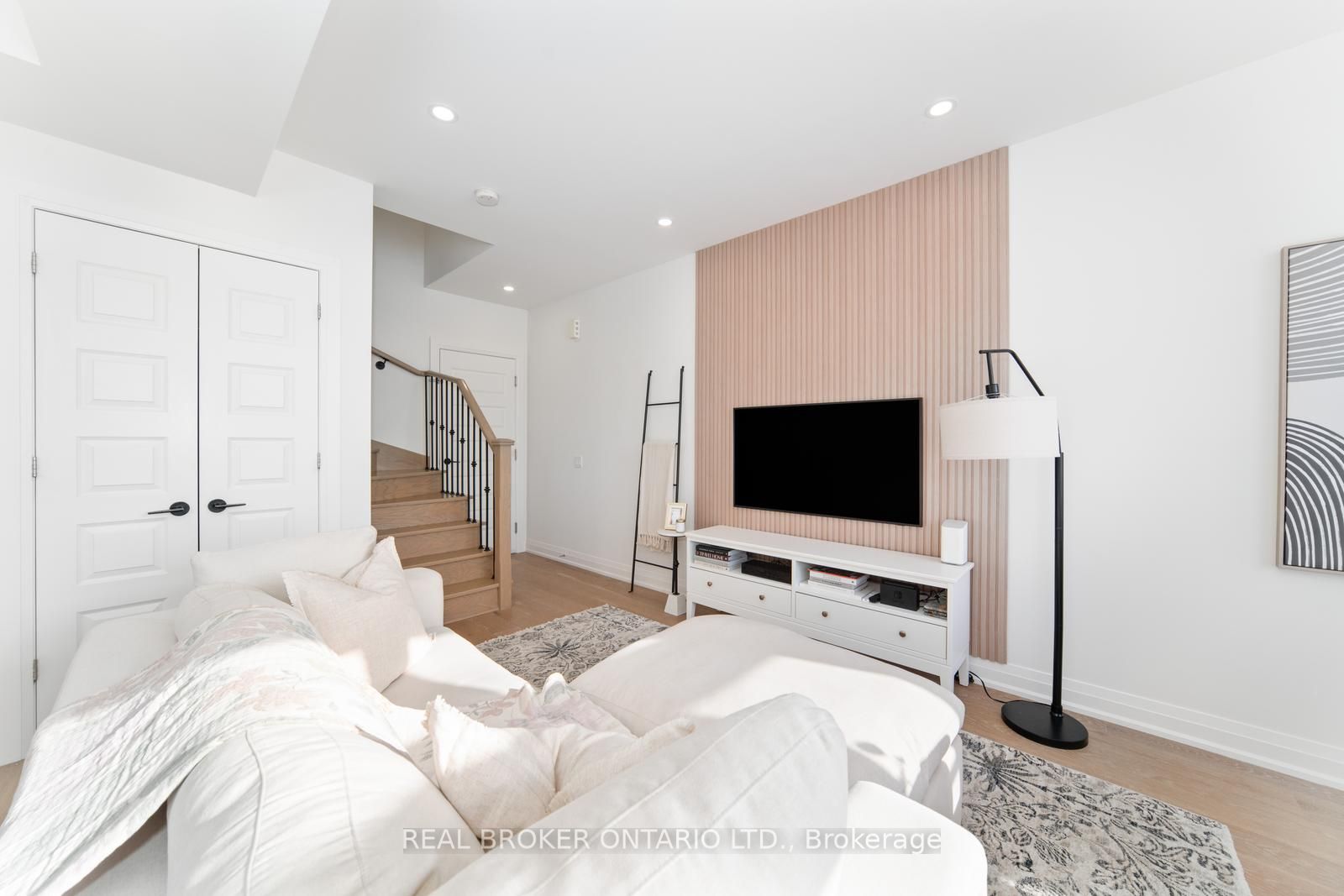 8167 Kipling Avenue 48, Vaughan, ON L4L 0G4 photo 5