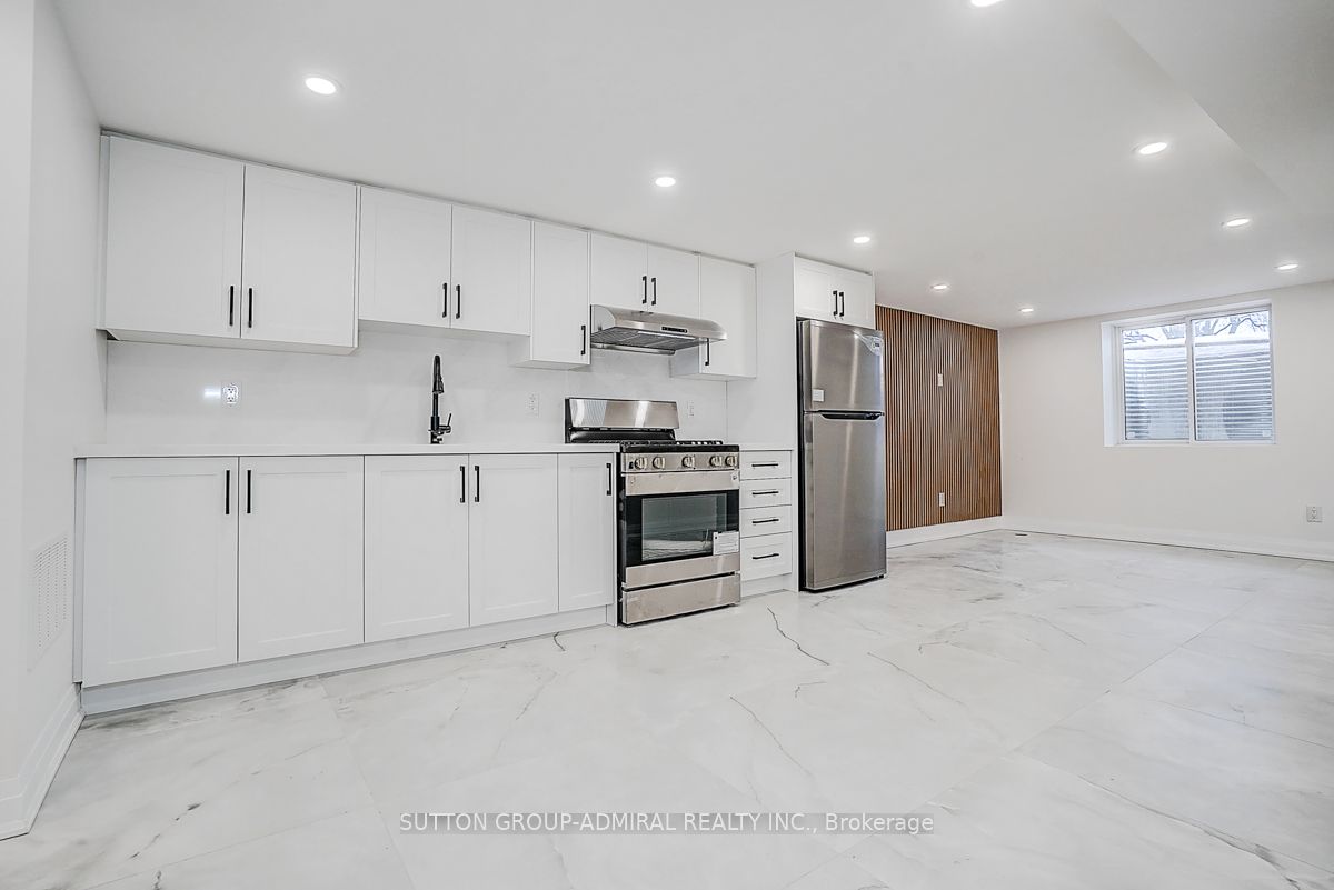 176 Cherrywood Drive, Newmarket, ON L3Y 2X8 photo 2
