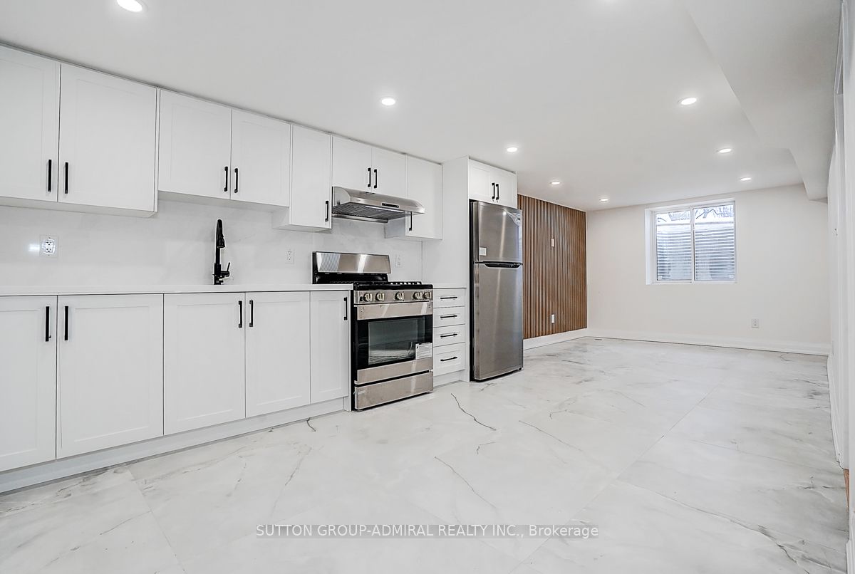 176 Cherrywood Drive, Newmarket, ON L3Y 2X8 photo 3