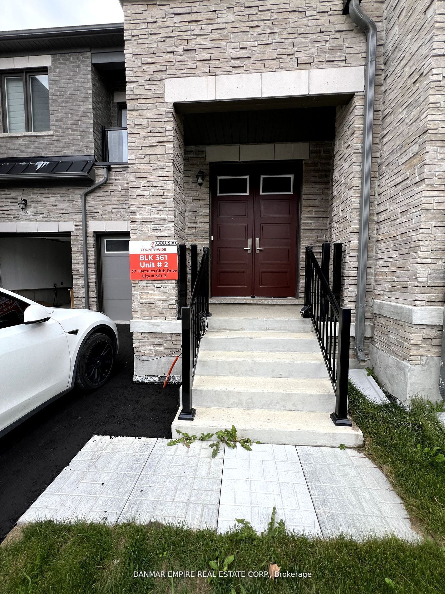 37 Hercules Club Drive, Richmond Hill, ON L4E 1K7 photo 2