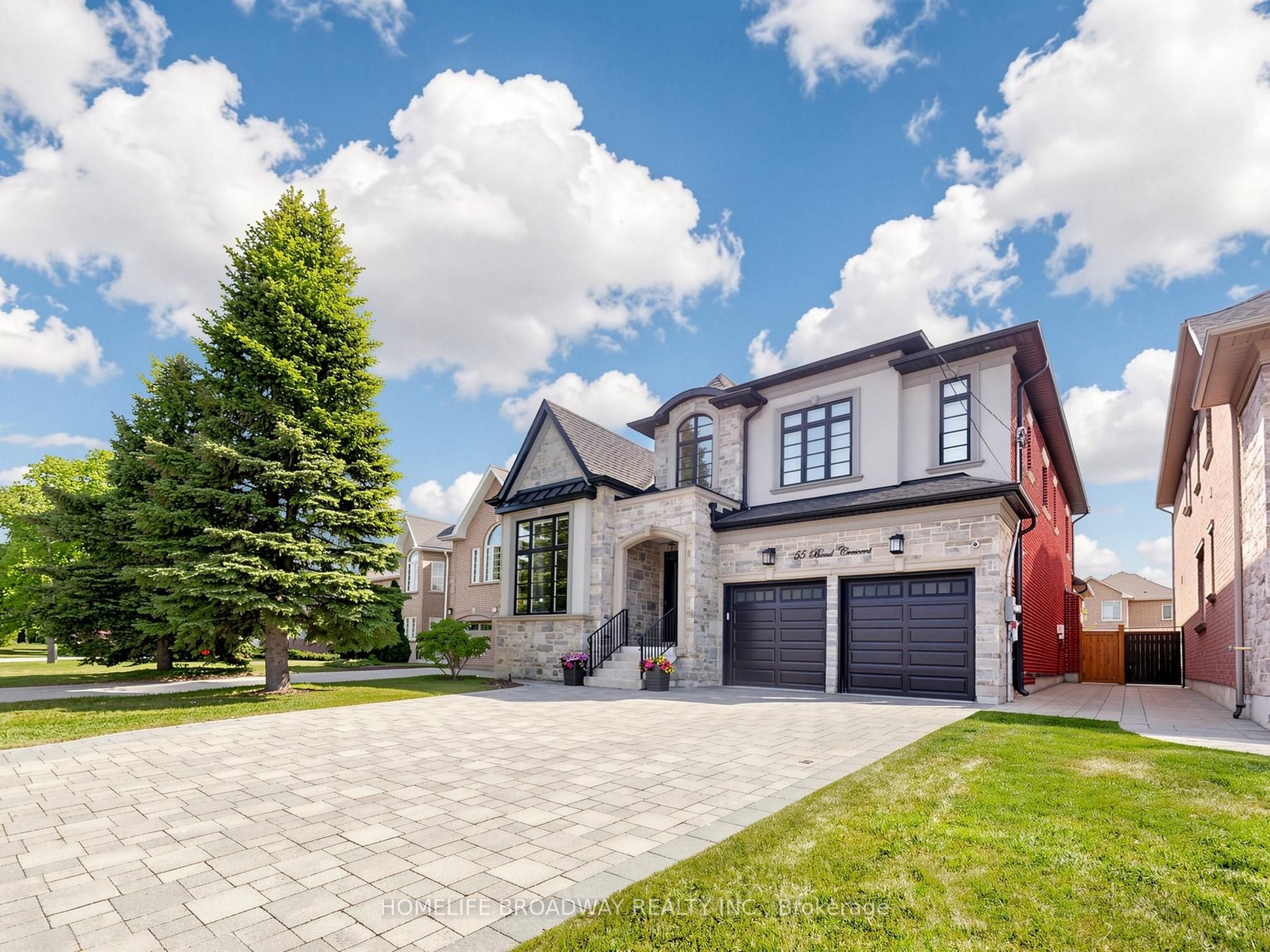 55 Bond Crescent, Richmond Hill, ON L4E 3K5 photo 2