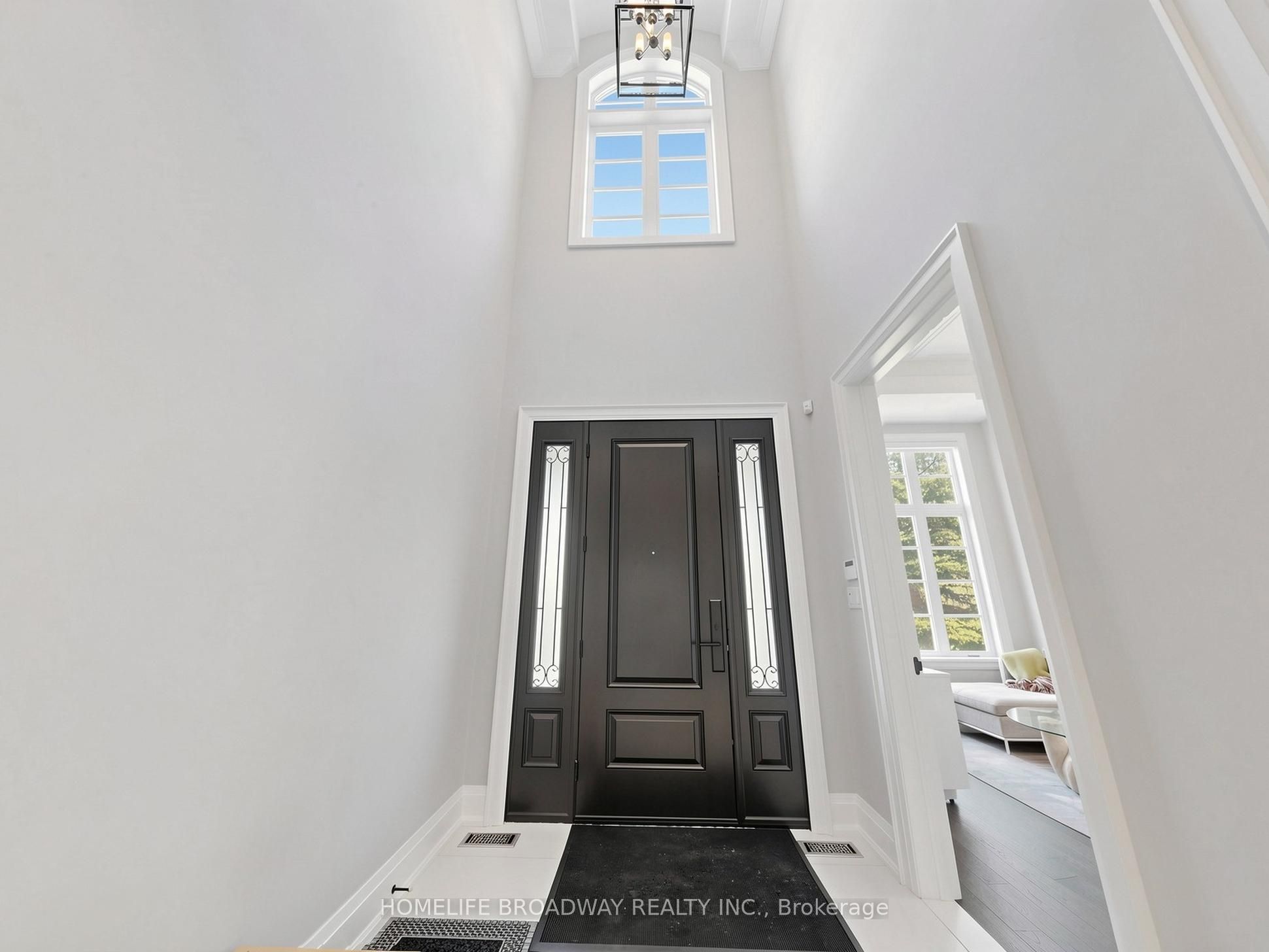 55 Bond Crescent, Richmond Hill, ON L4E 3K5 photo 3