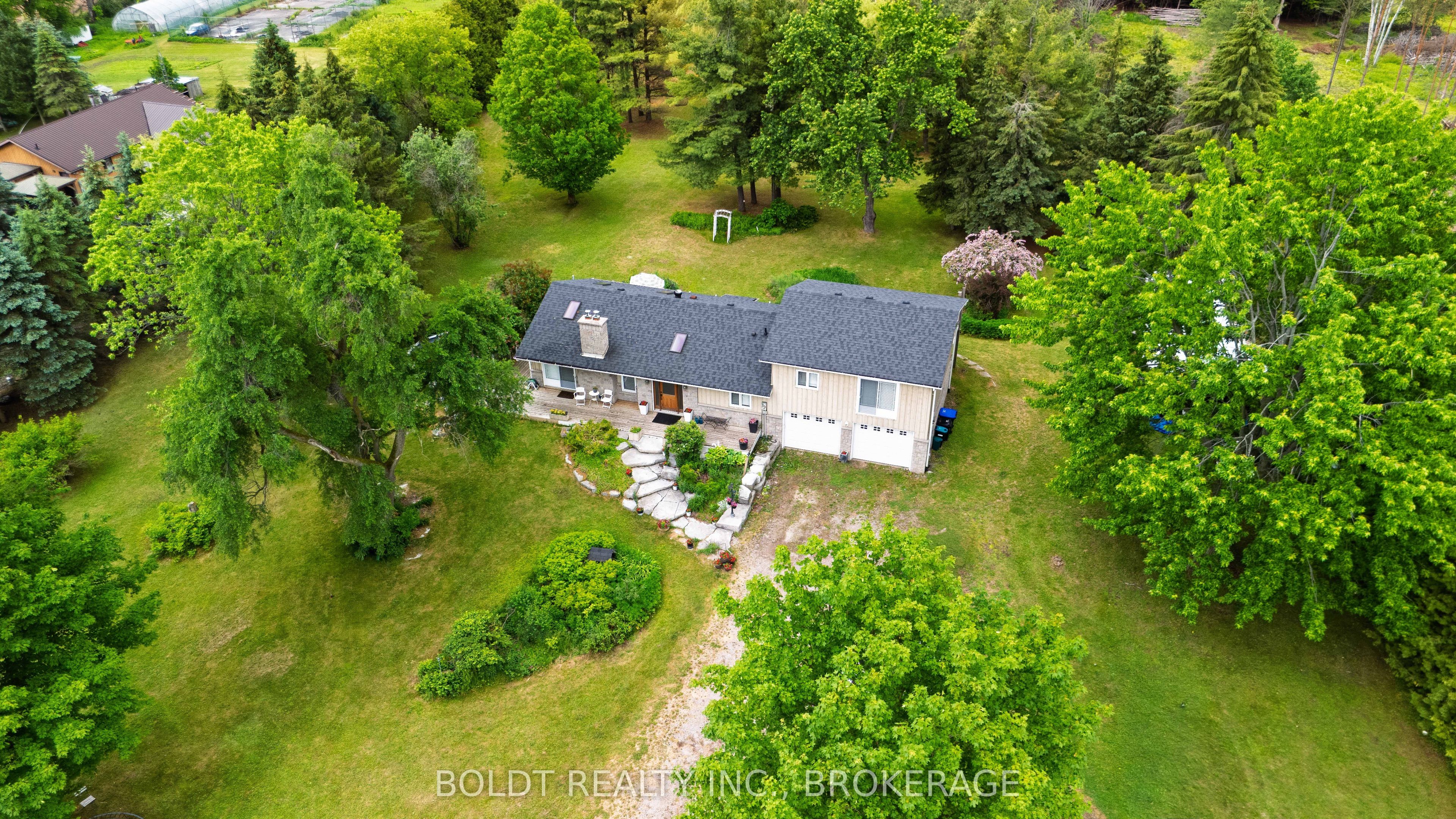 5832 5th Side Road, Innisfil, ON L0L 1L0 photo 2